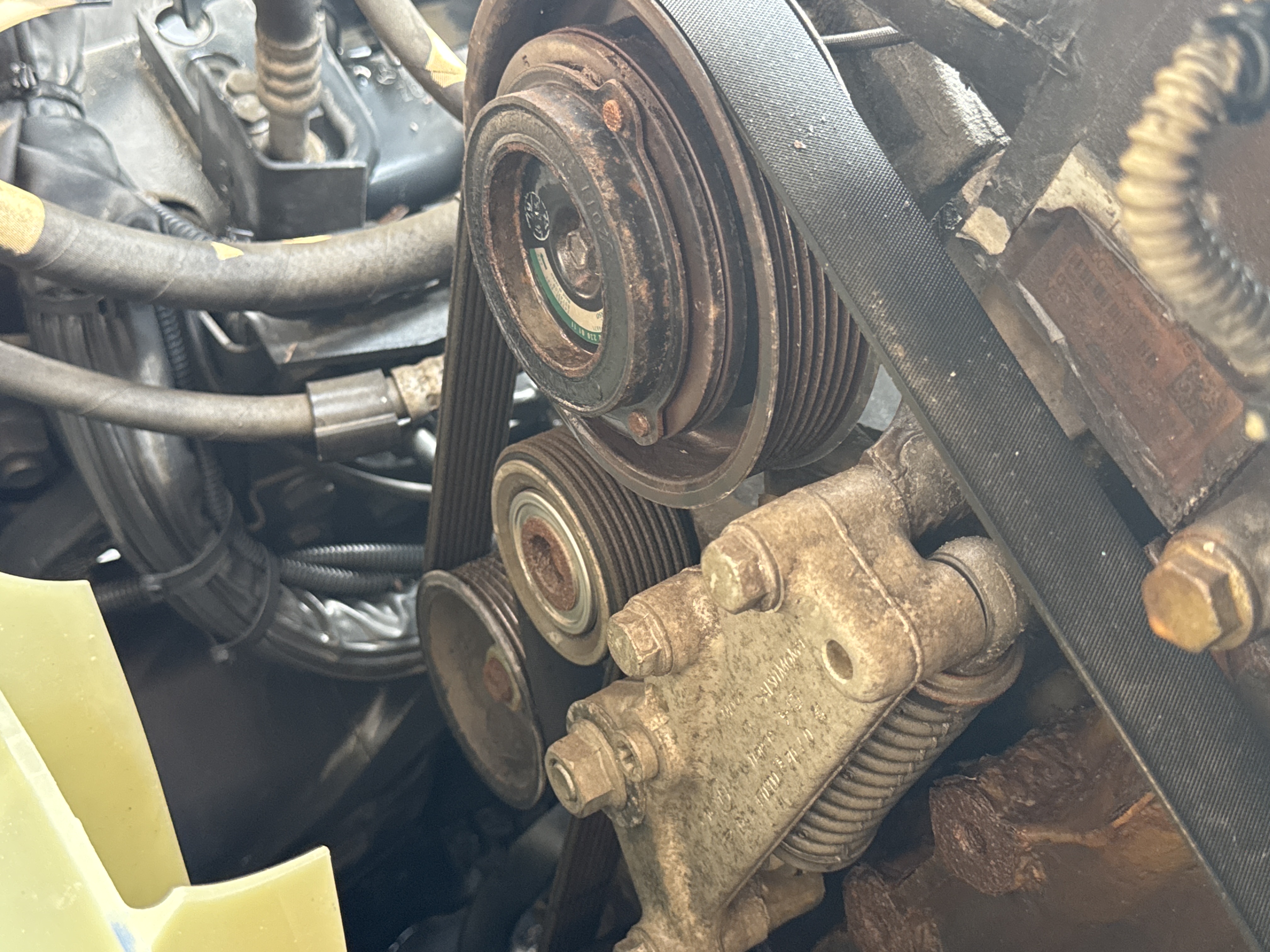 PMT-001-Mercedes-Benz-Actros-1845-Trailer-trucks-inspection-Engine-Belts-2