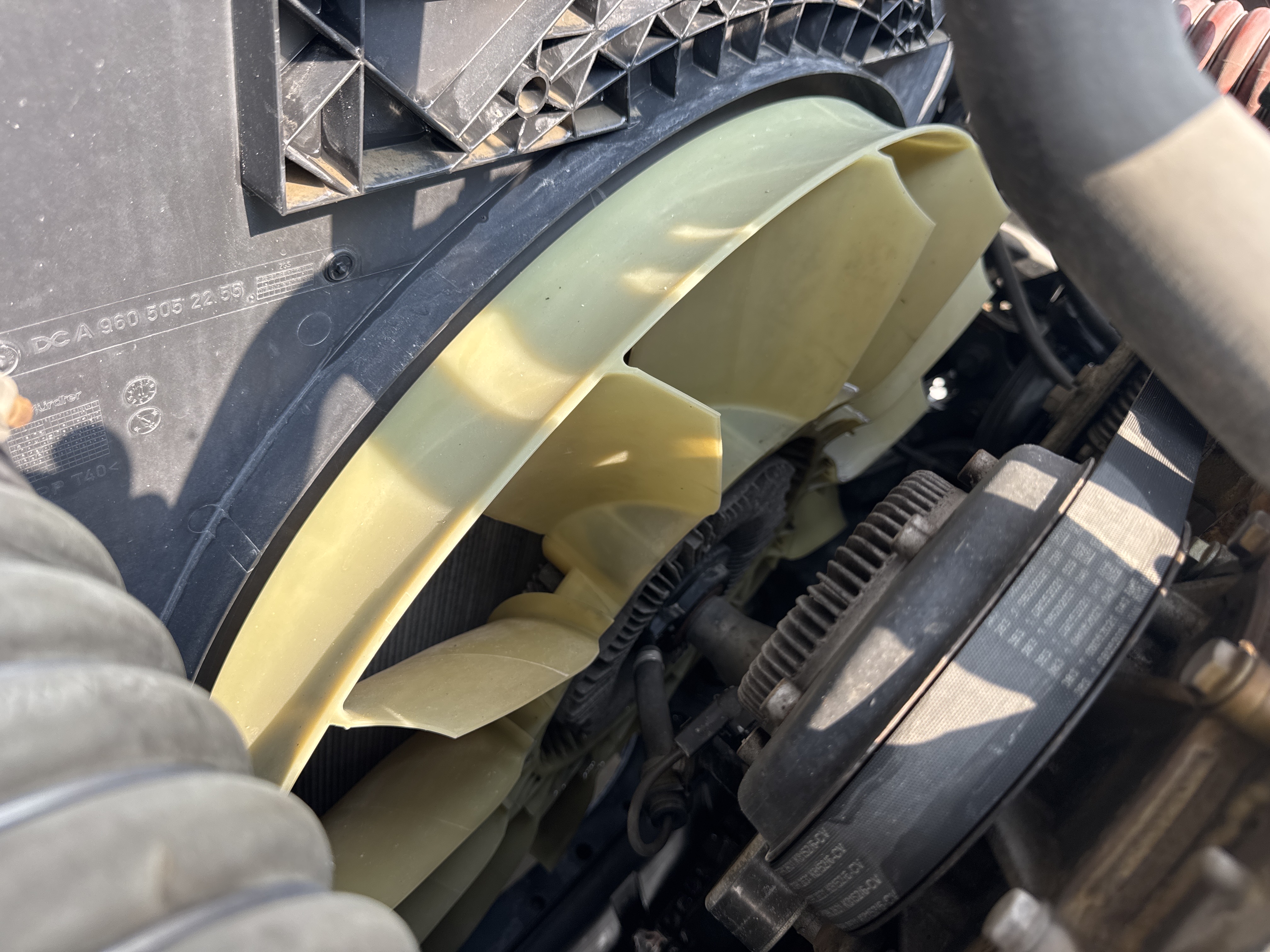 PMT-001-Mercedes-Benz-Actros-1845-Trailer-trucks-inspection-Engine-Cooling-fan-and-fan-guard-2