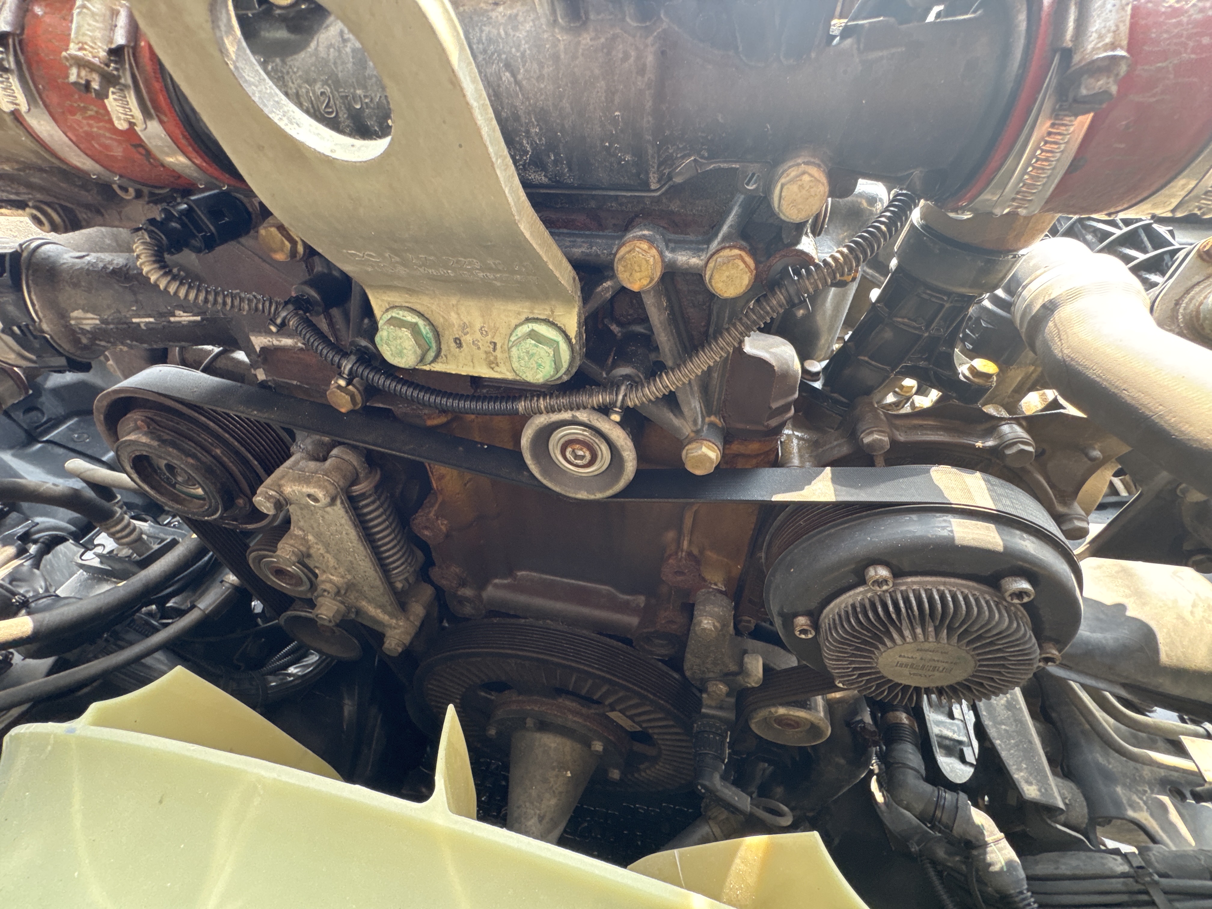 PMT-001-Mercedes-Benz-Actros-1845-Trailer-trucks-inspection-Engine-Engine-oil-leaks-2