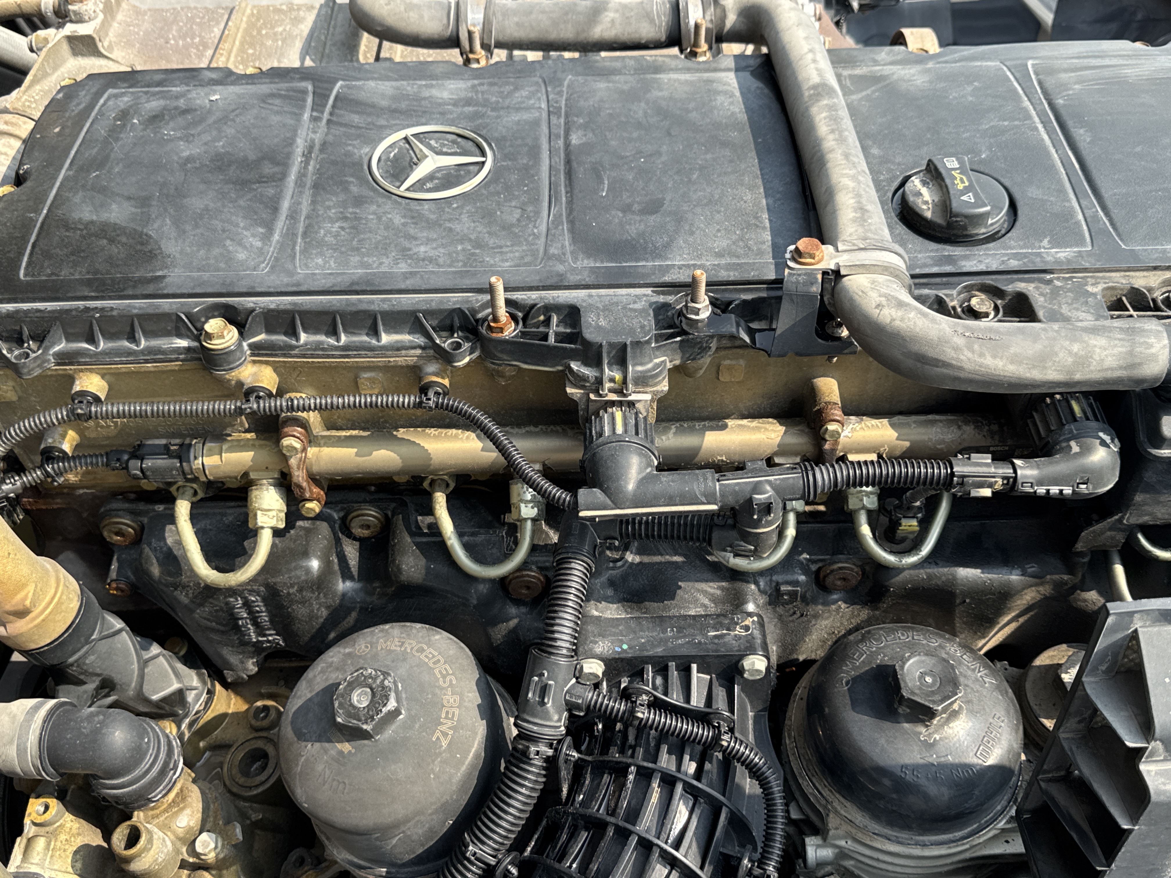 PMT-001-Mercedes-Benz-Actros-1845-Trailer-trucks-inspection-Engine-Fuel-leaks-2