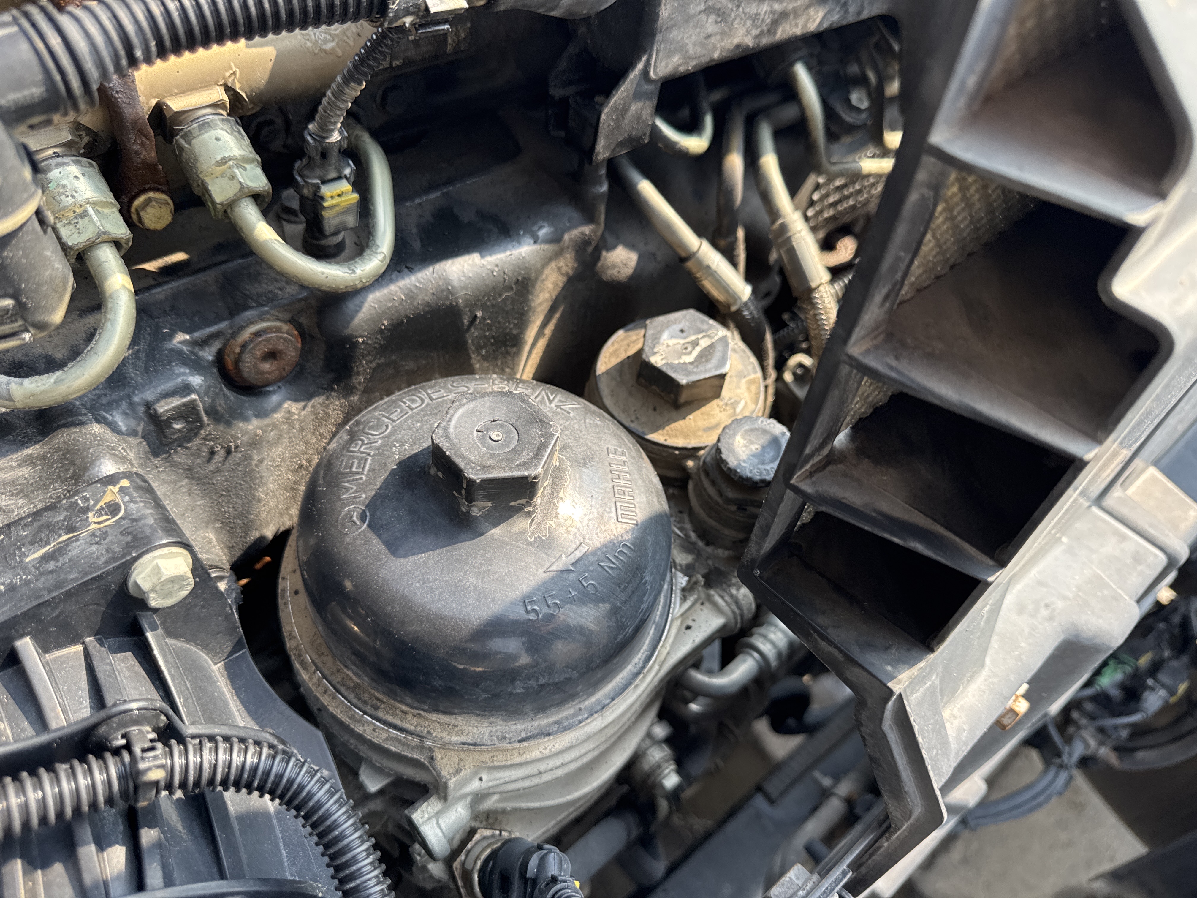 PMT-001-Mercedes-Benz-Actros-1845-Trailer-trucks-inspection-Engine-Fuel-leaks-2