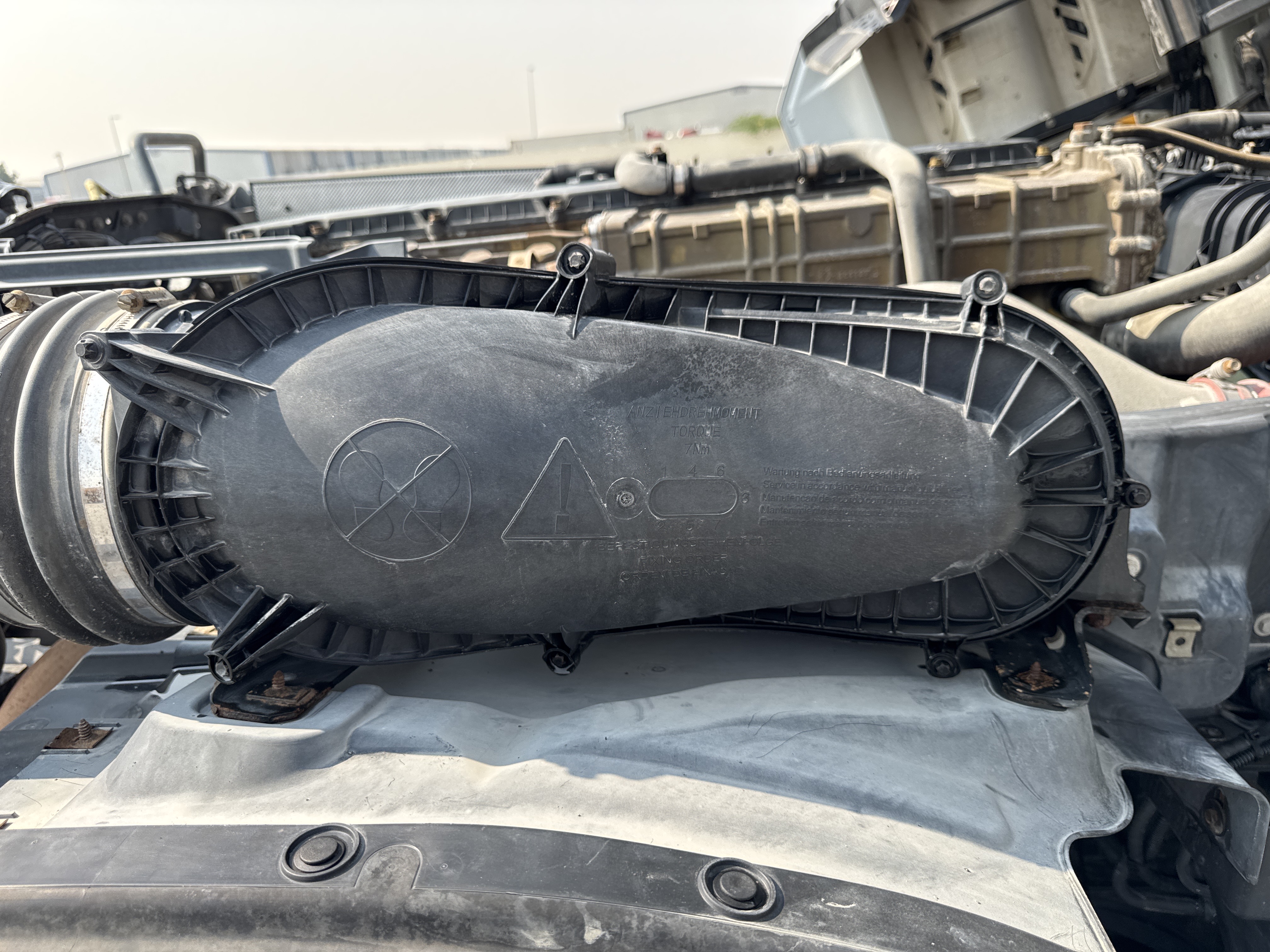PMT-001-Mercedes-Benz-Actros-1845-Trailer-trucks-inspection-Engine-Air-intake-system-2