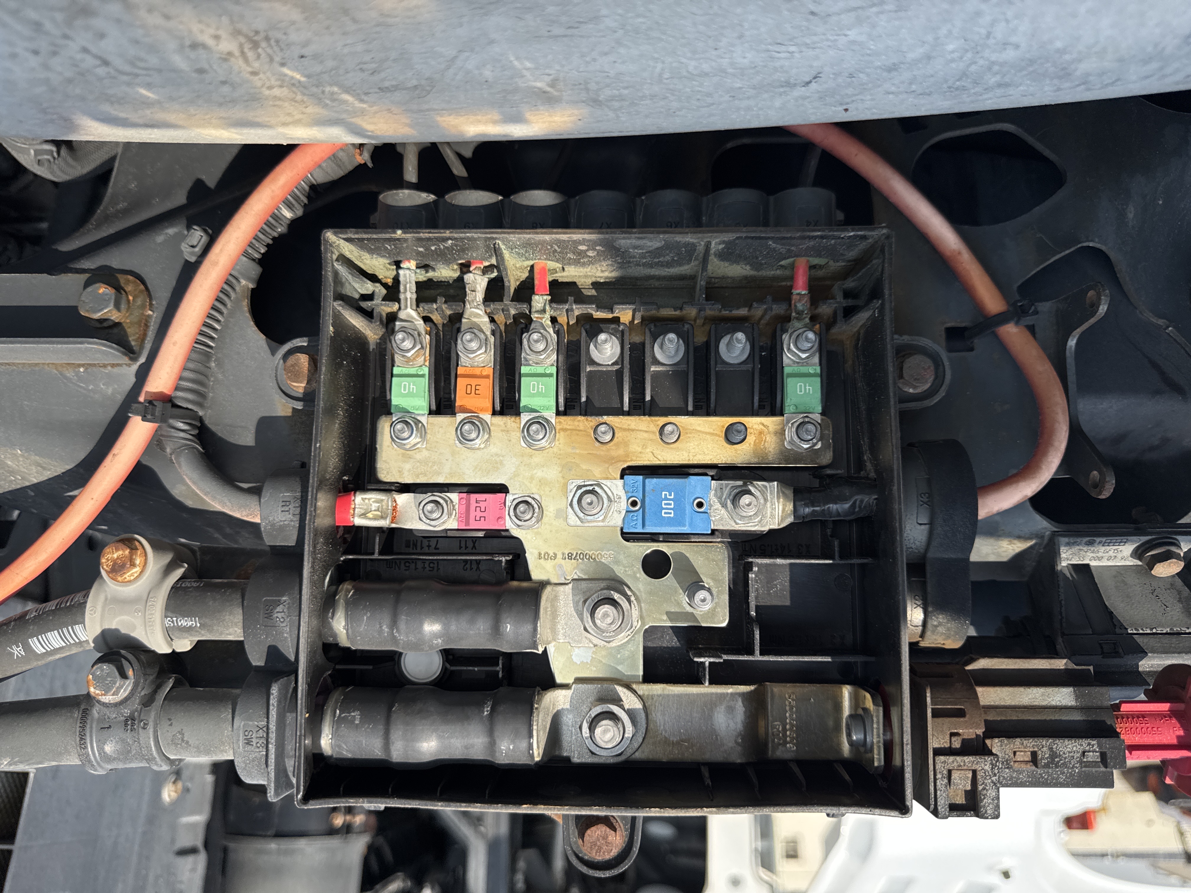 PMT-001-Mercedes-Benz-Actros-1845-Trailer-trucks-inspection-Electronic-Main-harness-6
