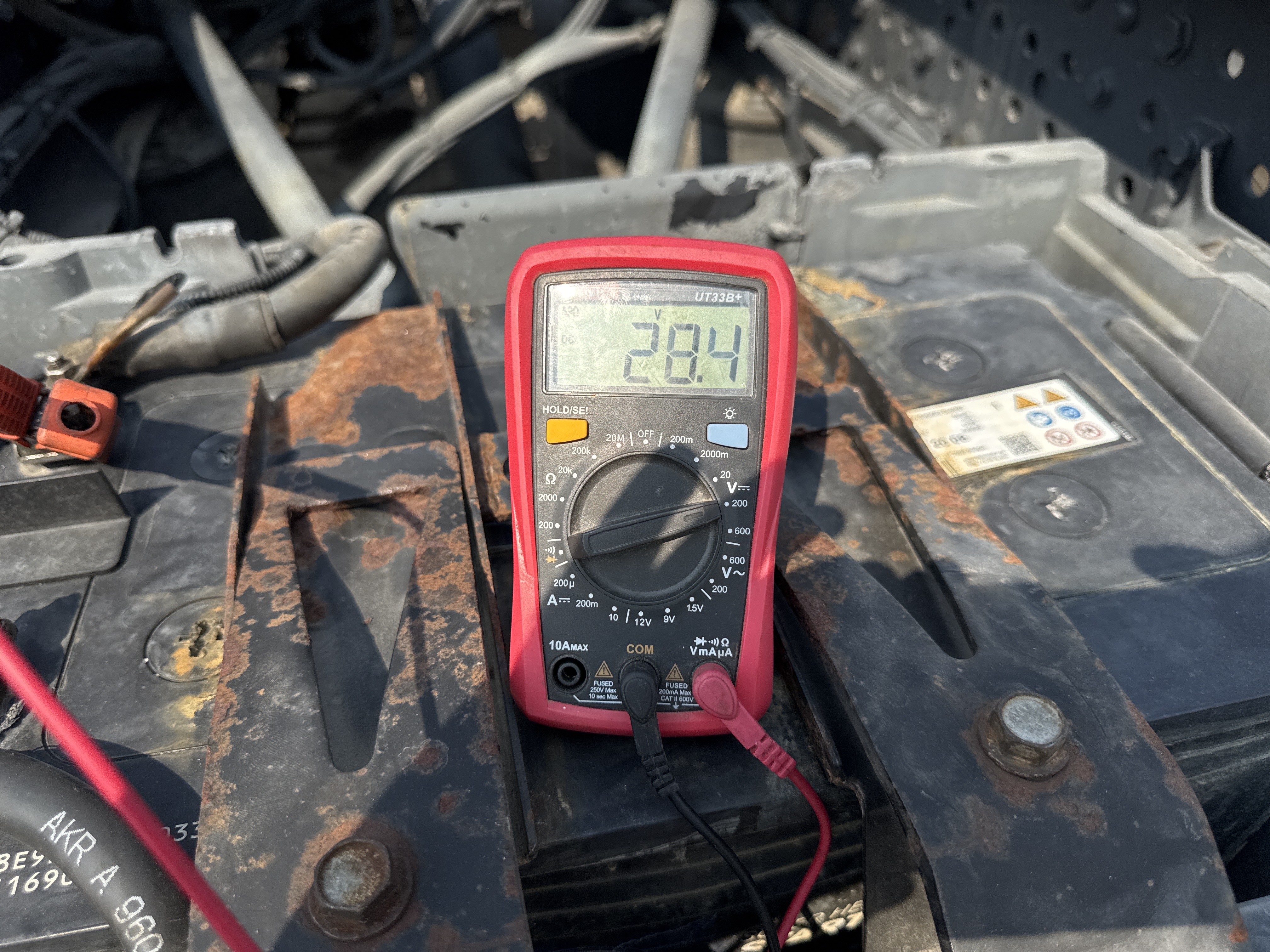 PMT-001-Mercedes-Benz-Actros-1845-Trailer-trucks-inspection-Electronic-Battery-2