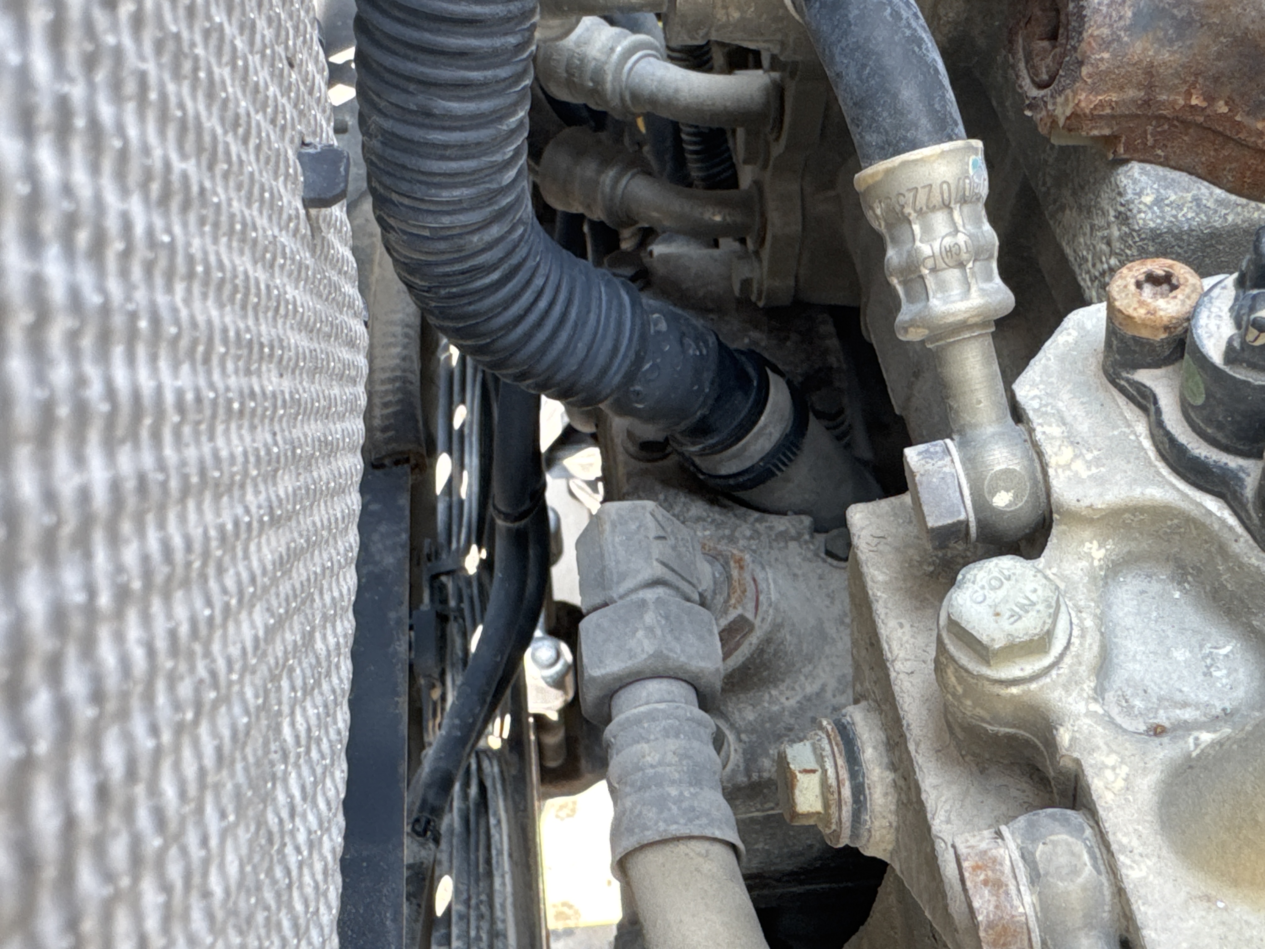 PMT-001-Mercedes-Benz-Actros-1845-Trailer-trucks-inspection-Pneumatics-Air-compressor-2