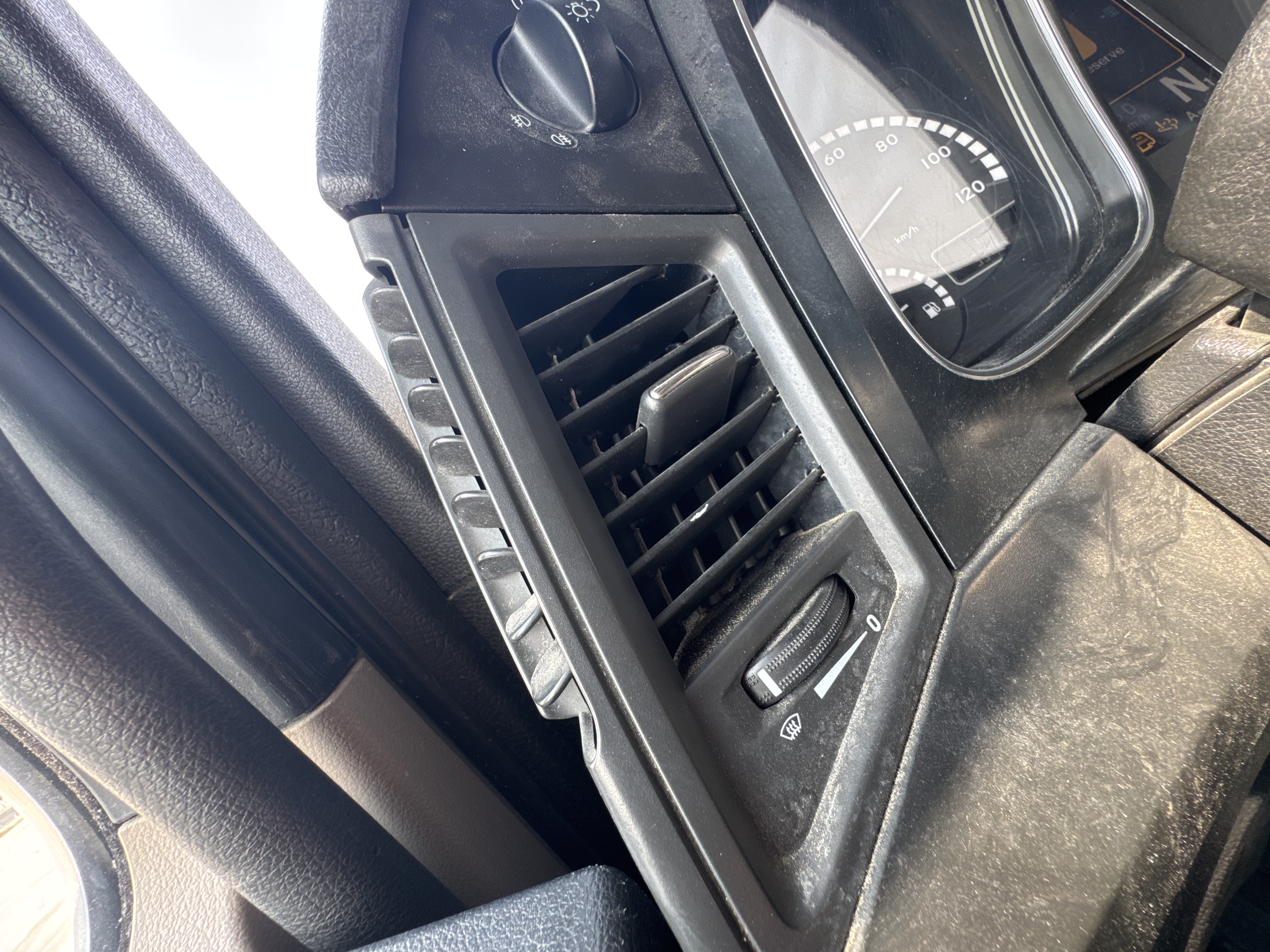 PMT-001-Mercedes-Benz-Actros-1845-Trailer-trucks-inspection-Air-conditioning-Vents-and-air-flow-2