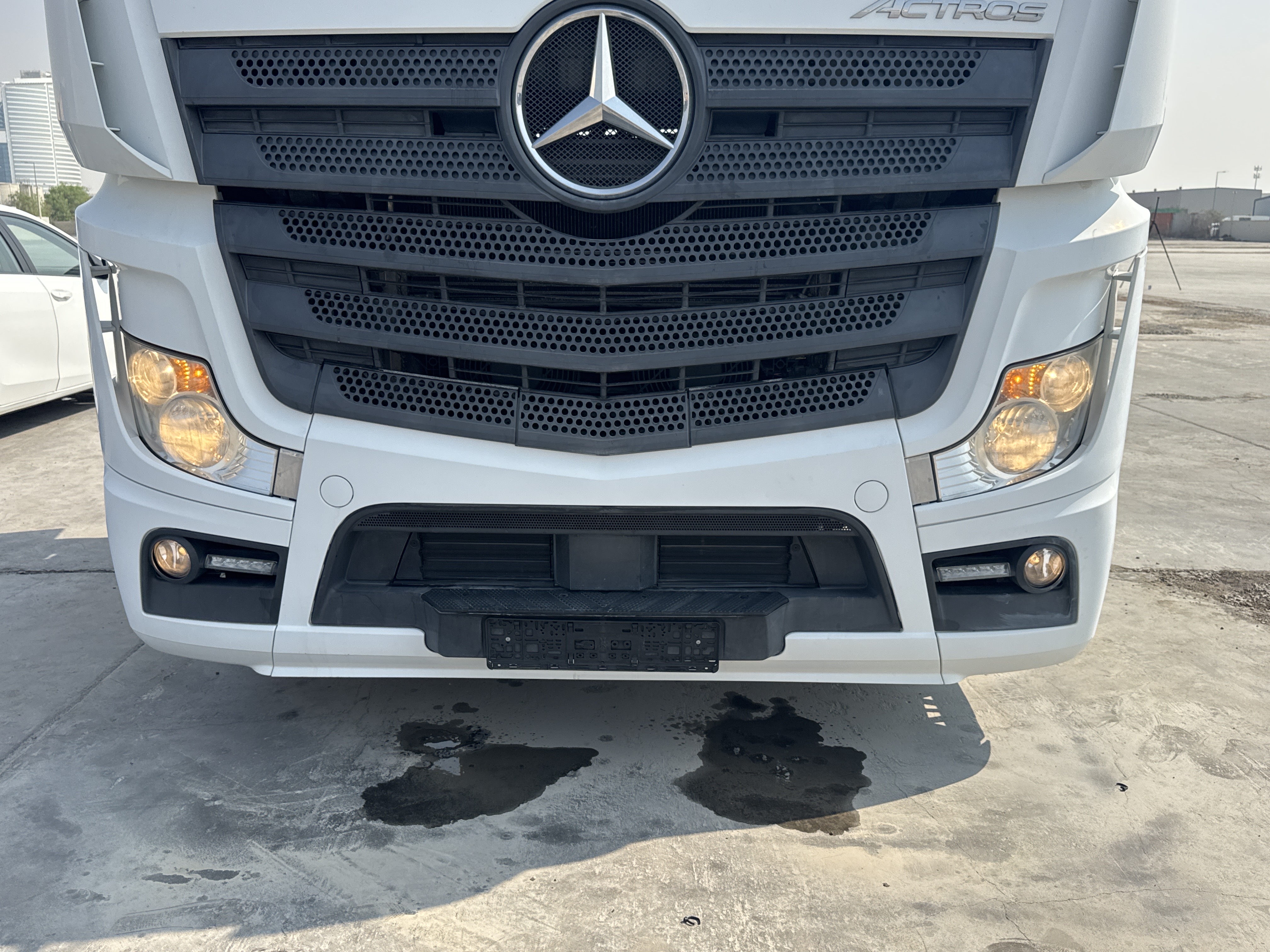 PMT-001-Mercedes-Benz-Actros-1845-Trailer-trucks-inspection-Electronic-Lights-and-signals-2