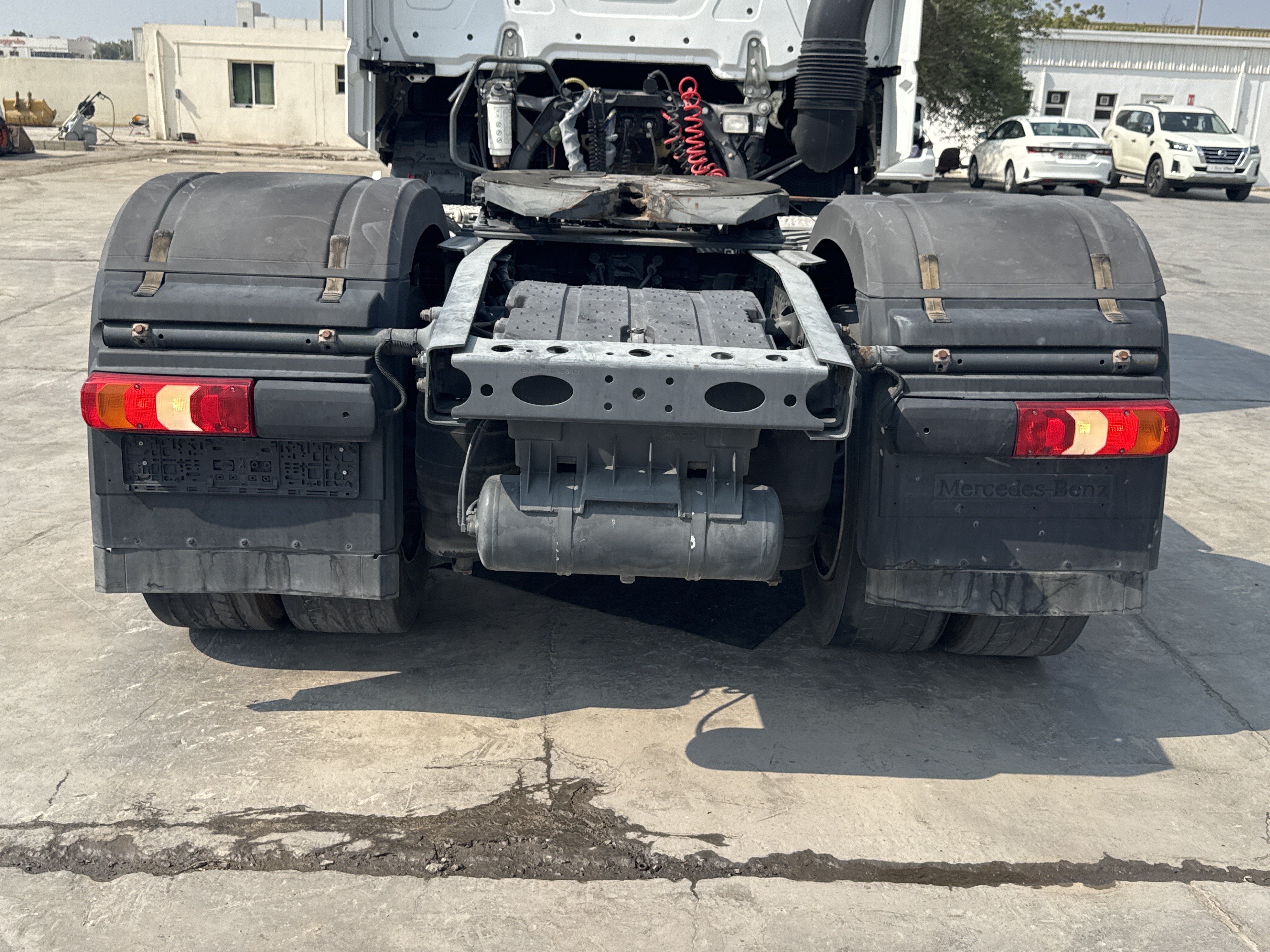 PMT-001-Mercedes-Benz-Actros-1845-Trailer-trucks-inspection-Electronic-Lights-and-signals-2