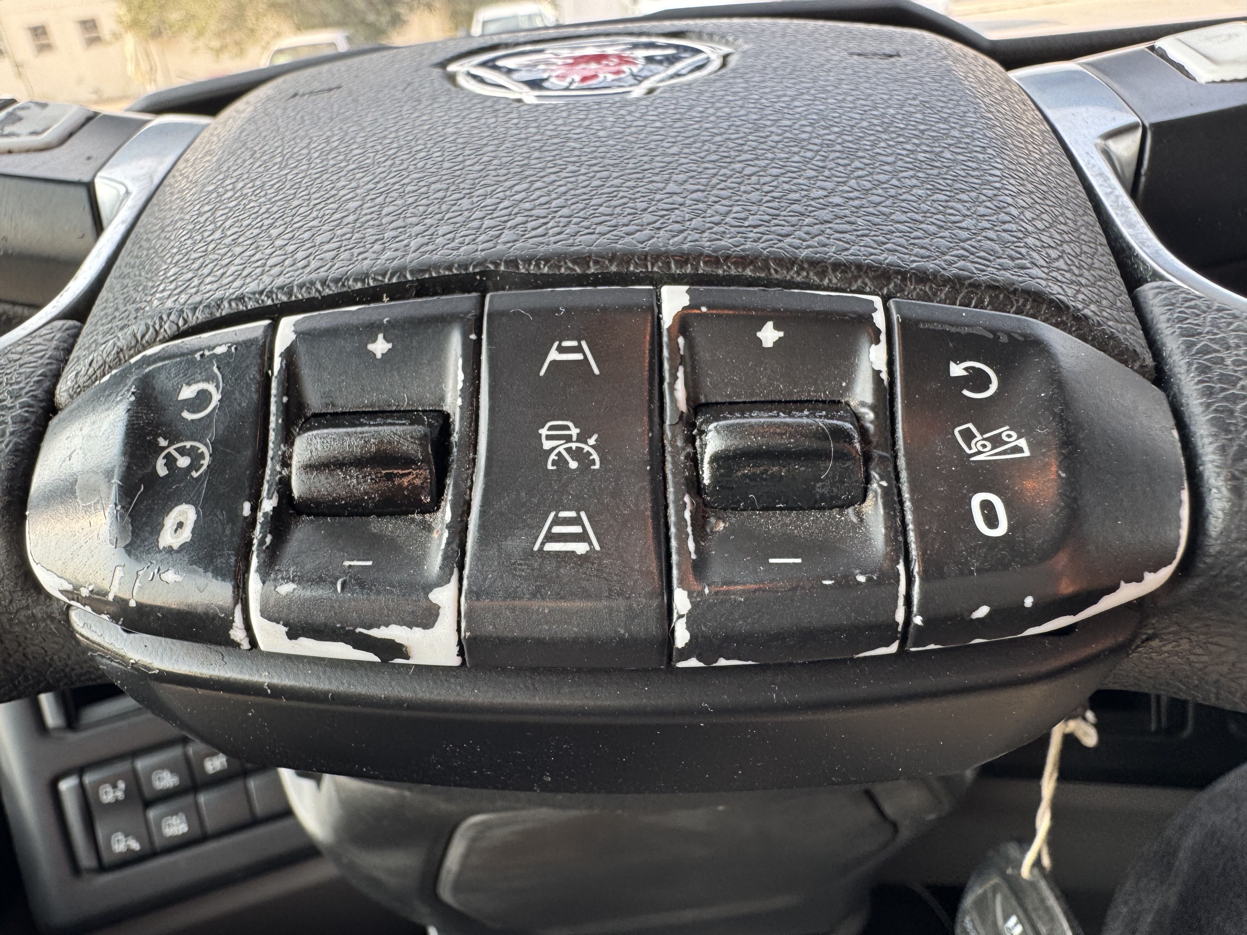 PMT-002-Scania-R410-Trailer-trucks-inspection-Cabin-Electronic-instrument-board-2