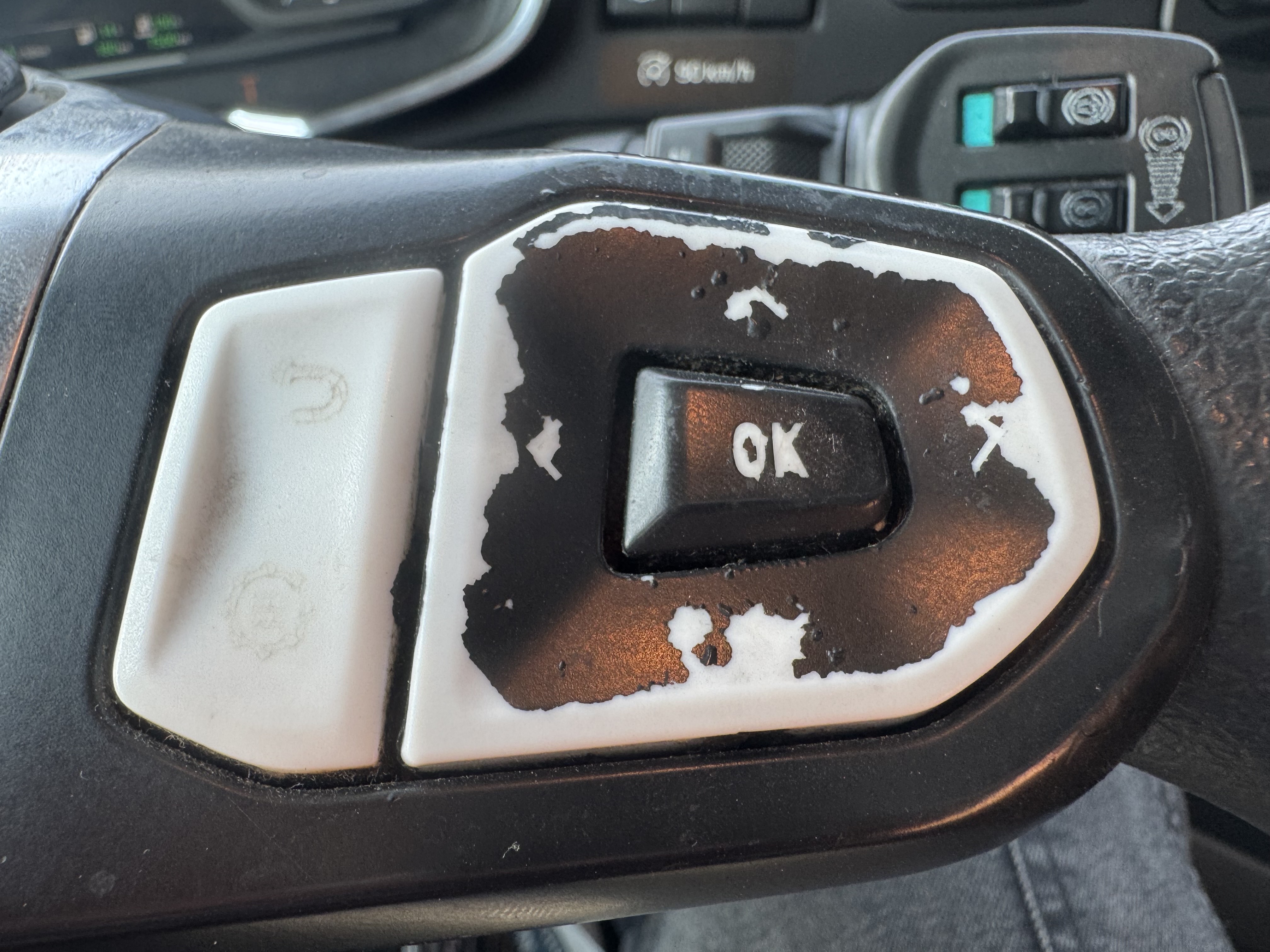 PMT-002-Scania-R410-Trailer-trucks-inspection-Cabin-Instrument-cluster-2