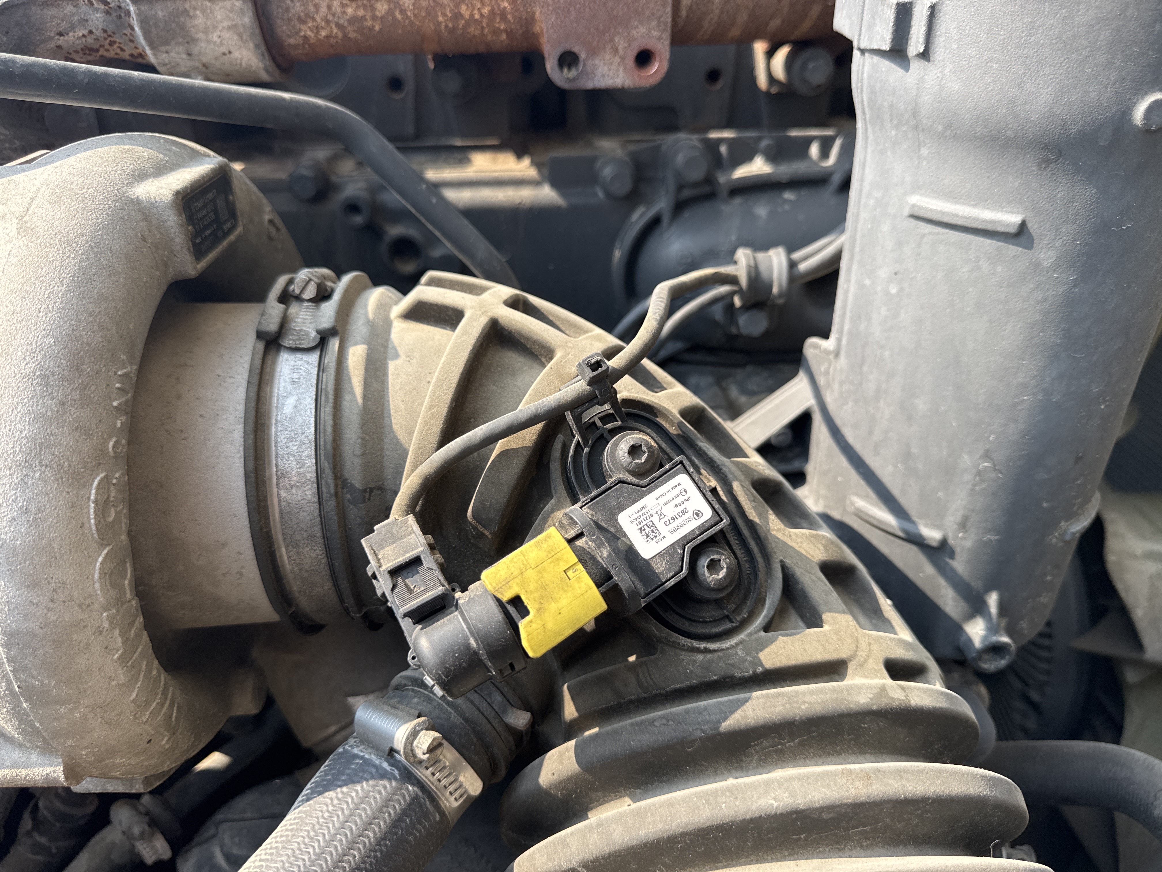 PMT-002-Scania-R410-Trailer-trucks-inspection-Electronic-Main-harness-2