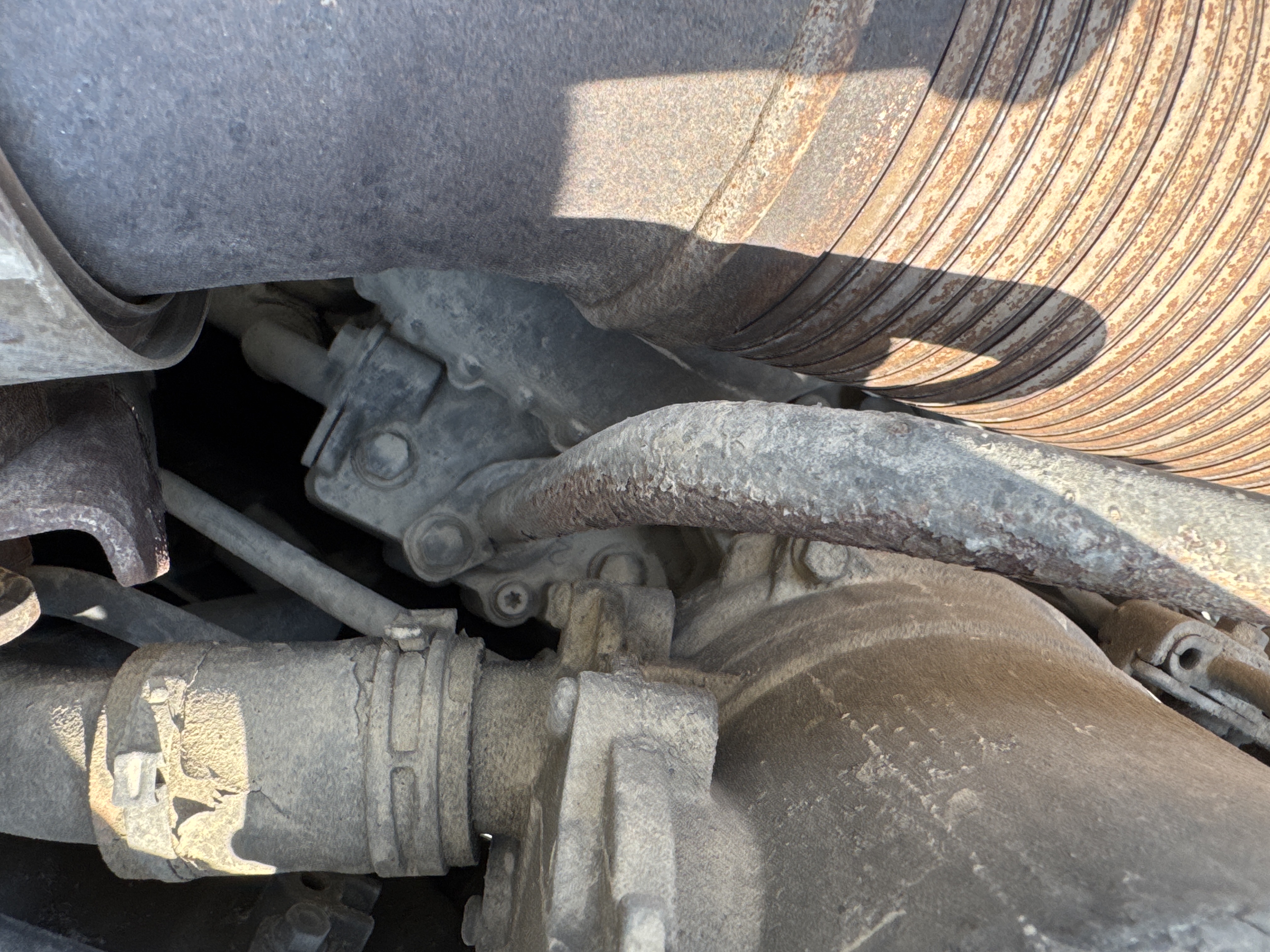 PMT-002-Scania-R410-Trailer-trucks-inspection-Pneumatics-Air-compressor-2