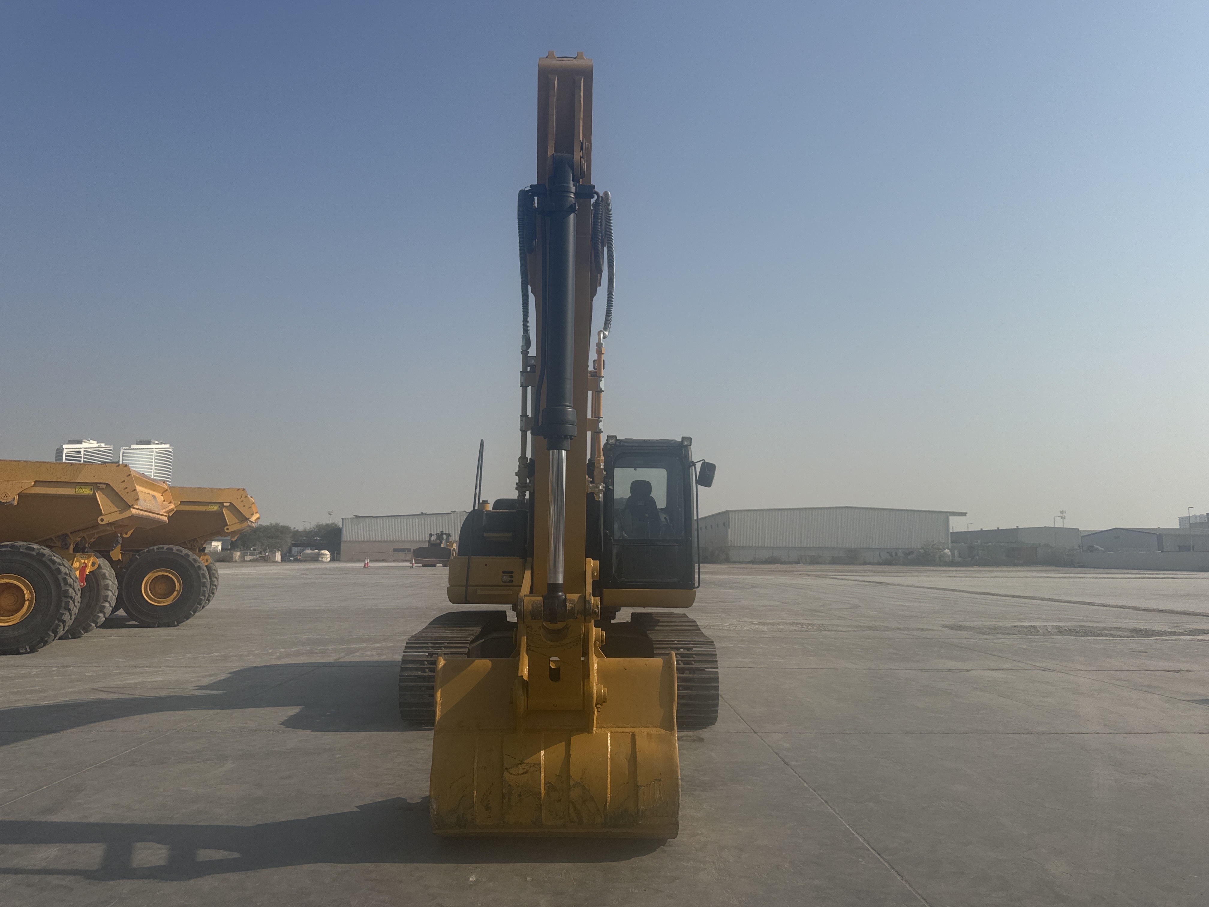 MDX-010-Cat-323D3-Medium-excavators-inspection-Structure-Paint-2