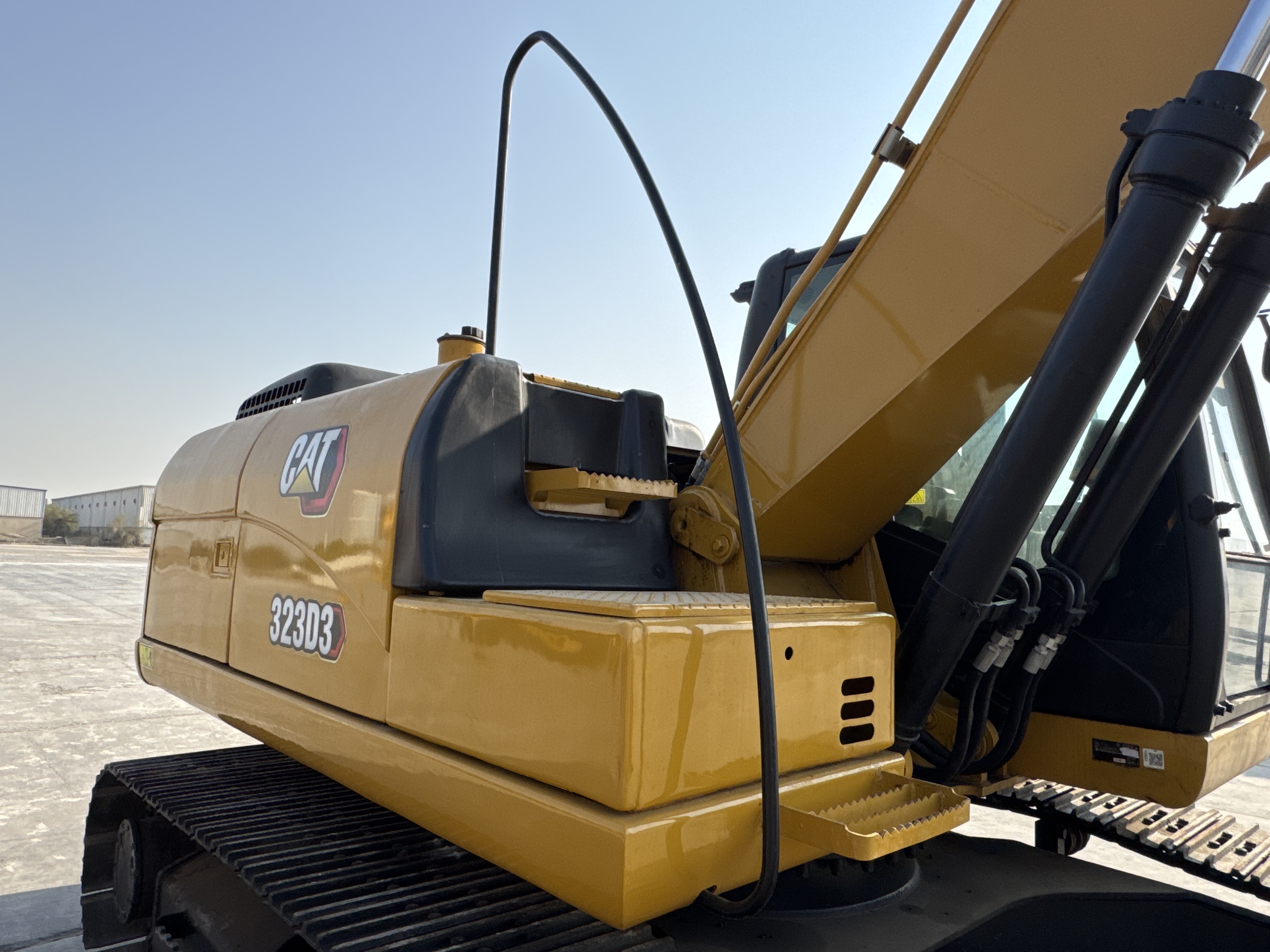 MDX-010-Cat-323D3-Medium-excavators-inspection-Structure-Handrails-2