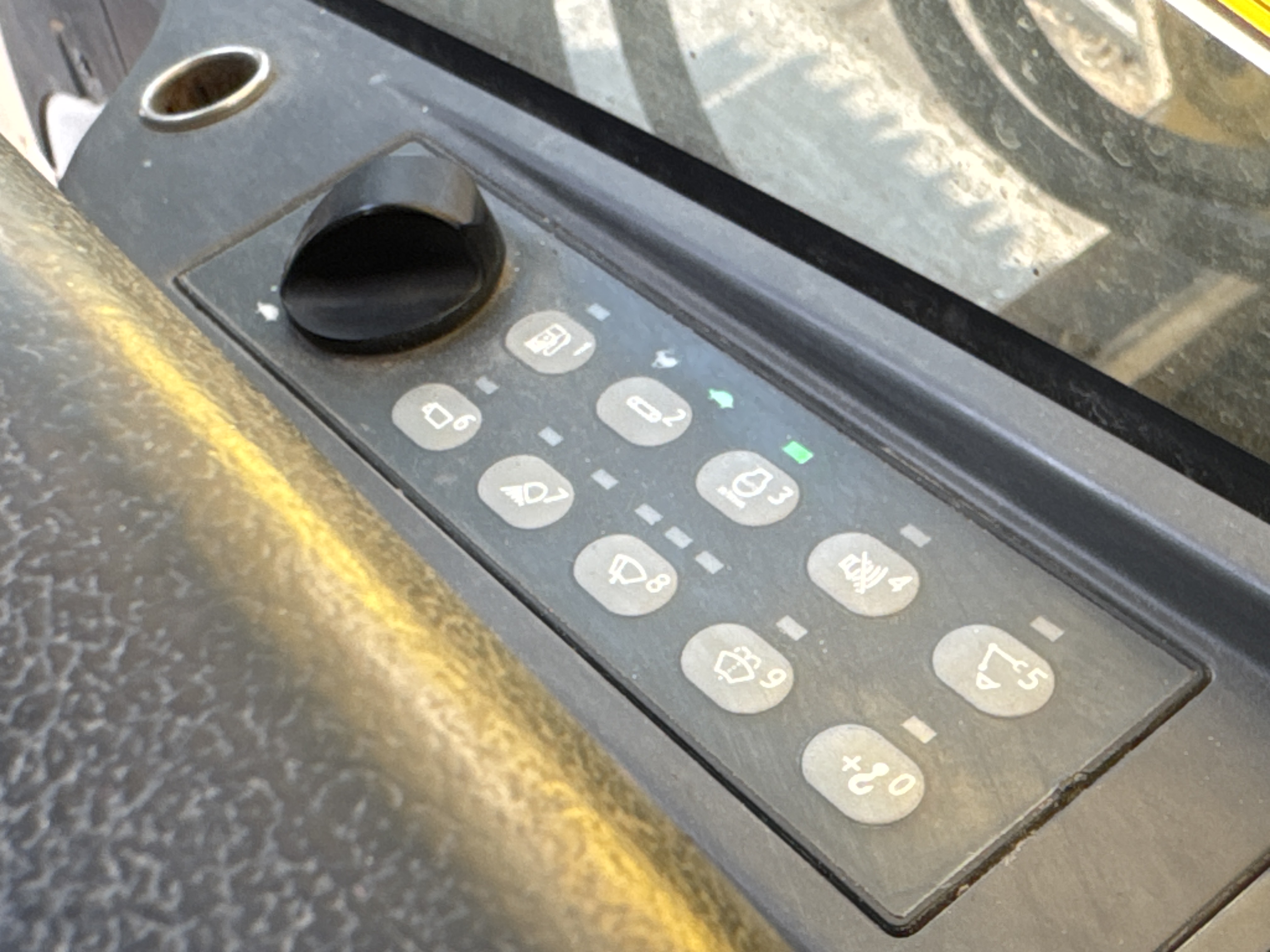 MDX-010-Cat-323D3-Medium-excavators-inspection-Cabin-Electronic-instrument-board-2