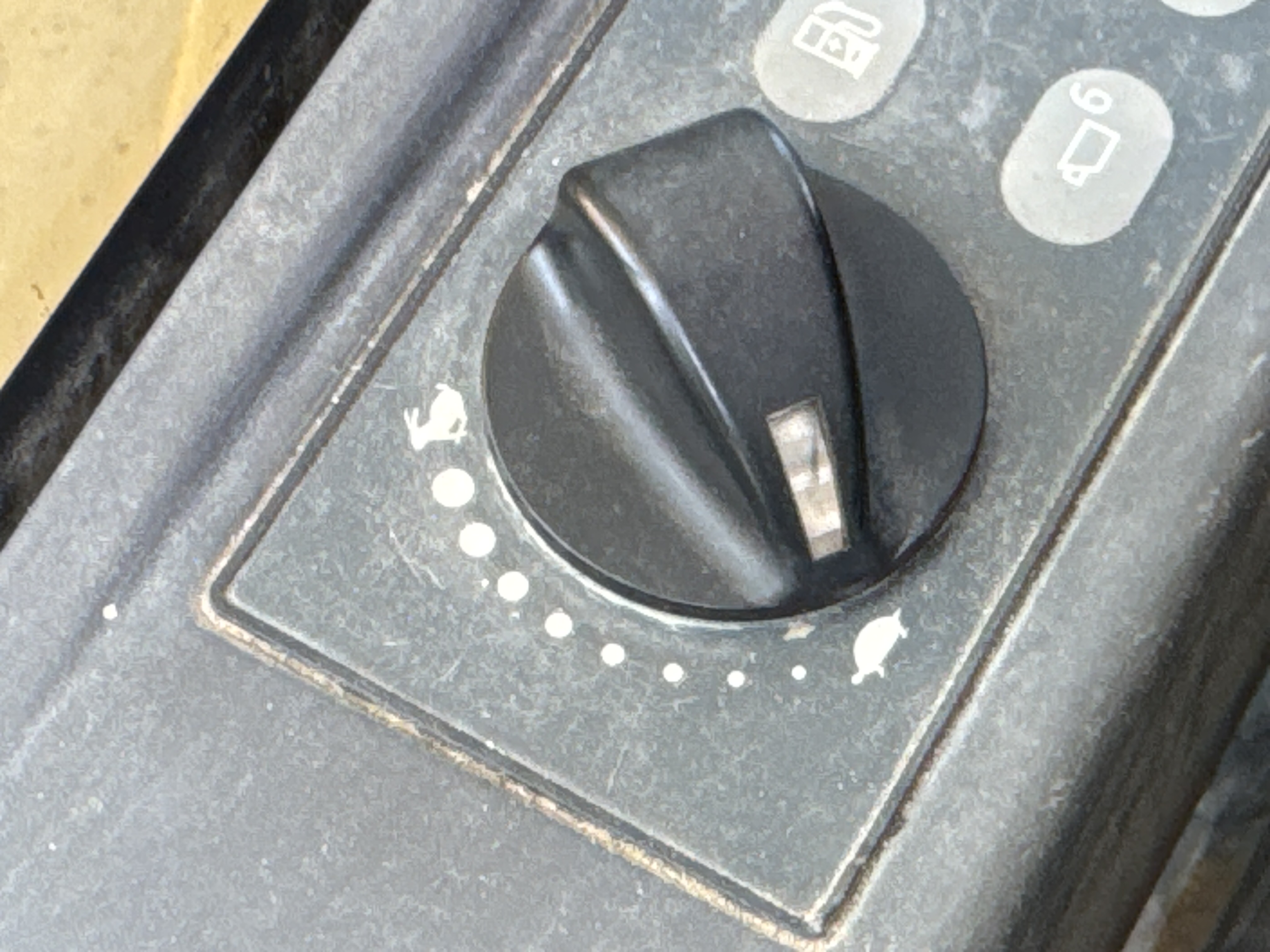 MDX-010-Cat-323D3-Medium-excavators-inspection-Cabin-Electronic-instrument-board-2