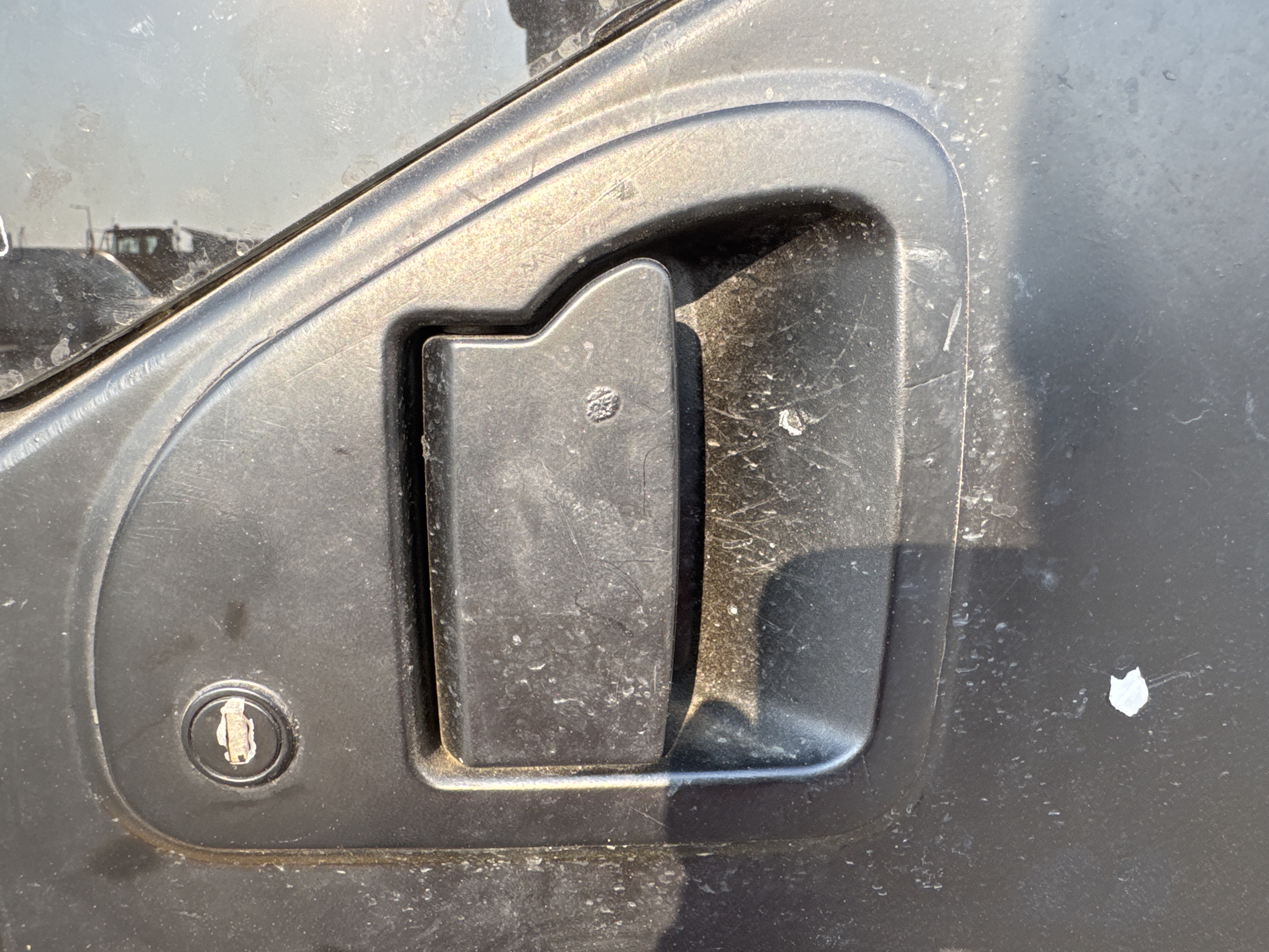 MDX-010-Cat-323D3-Medium-excavators-inspection-Cabin-Door-handles-2