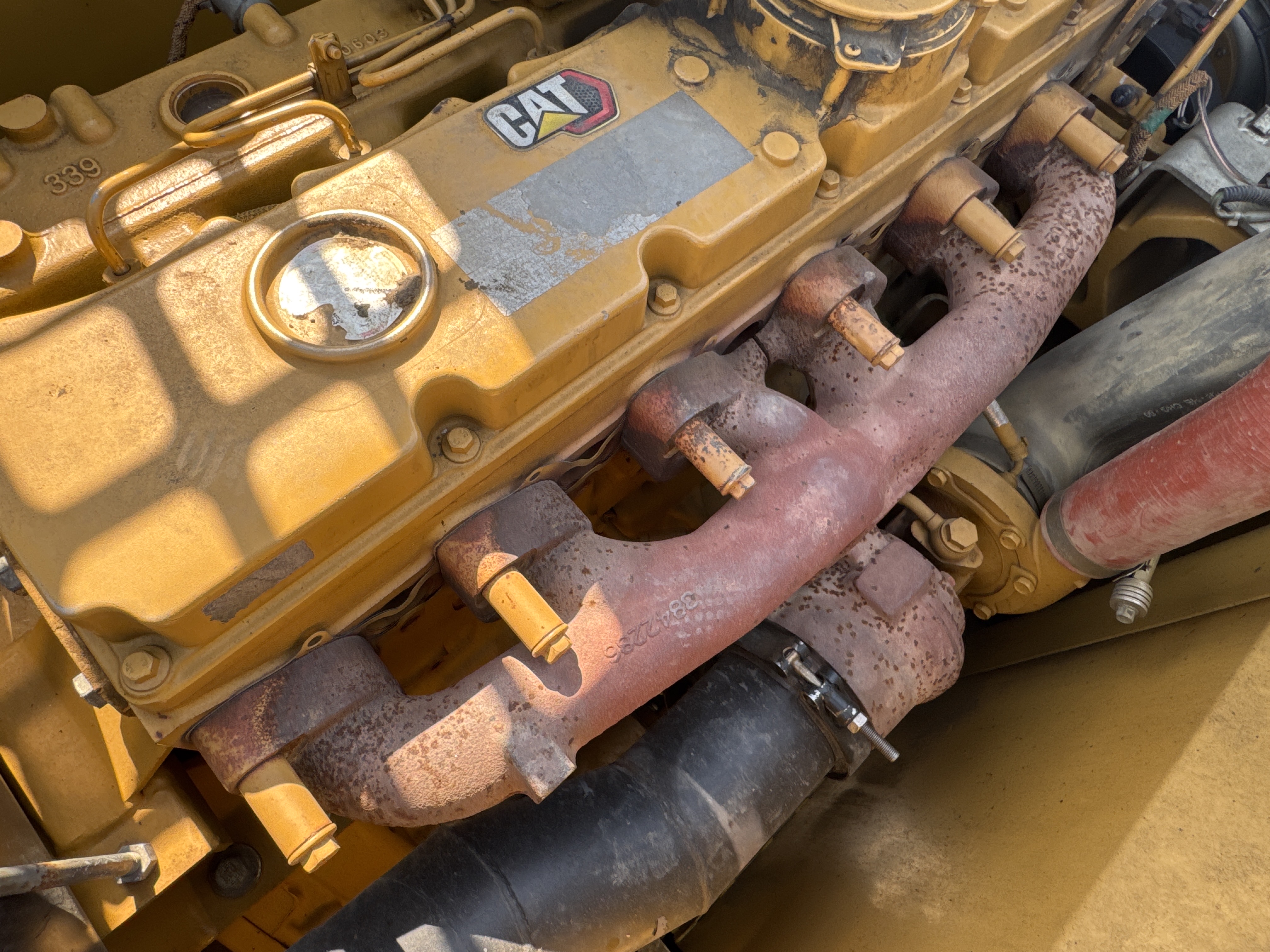 MDX-010-Cat-323D3-Medium-excavators-inspection-Engine-Exhaust-system-2