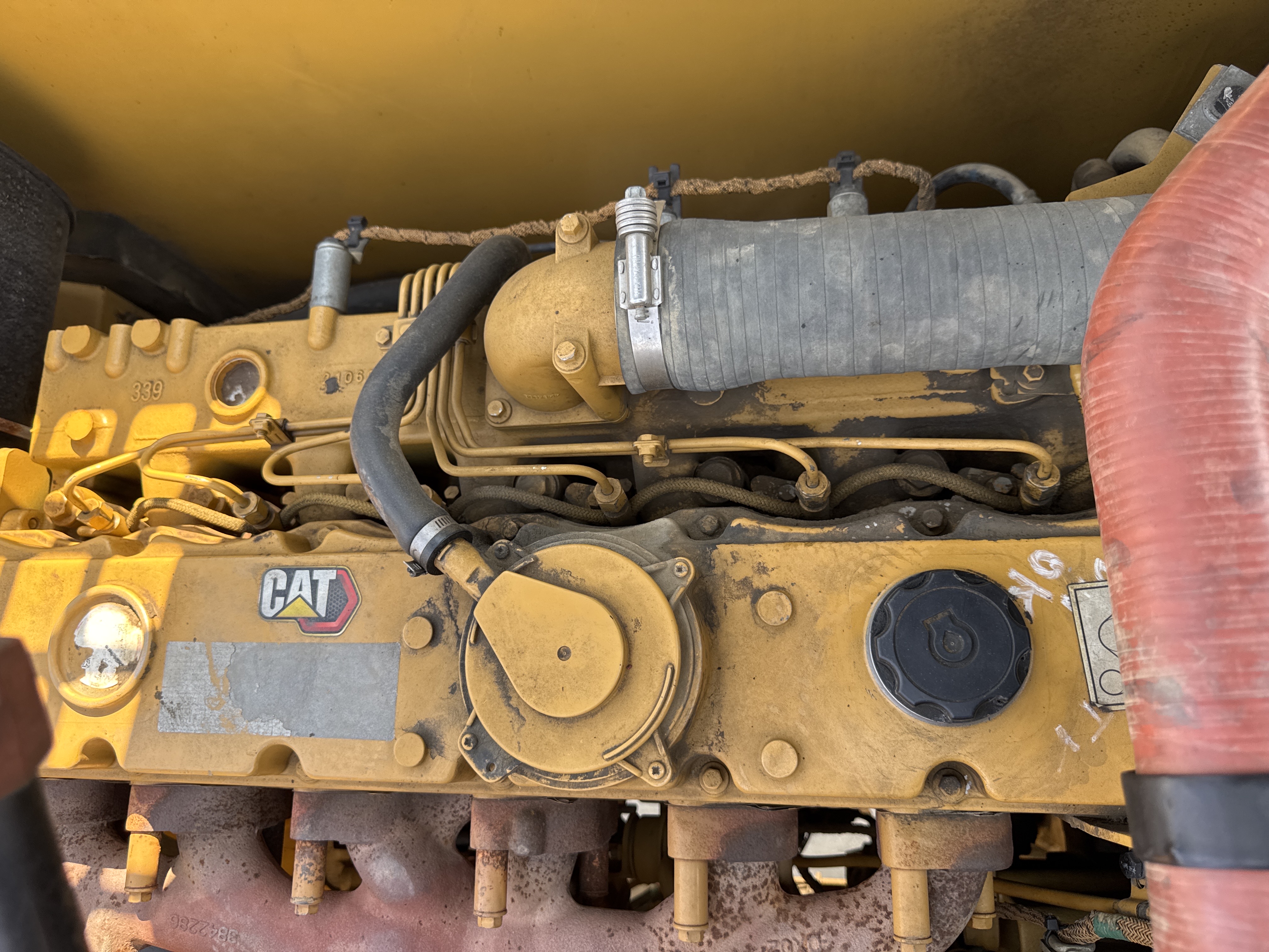 MDX-010-Cat-323D3-Medium-excavators-inspection-Engine-Fuel-leaks-2