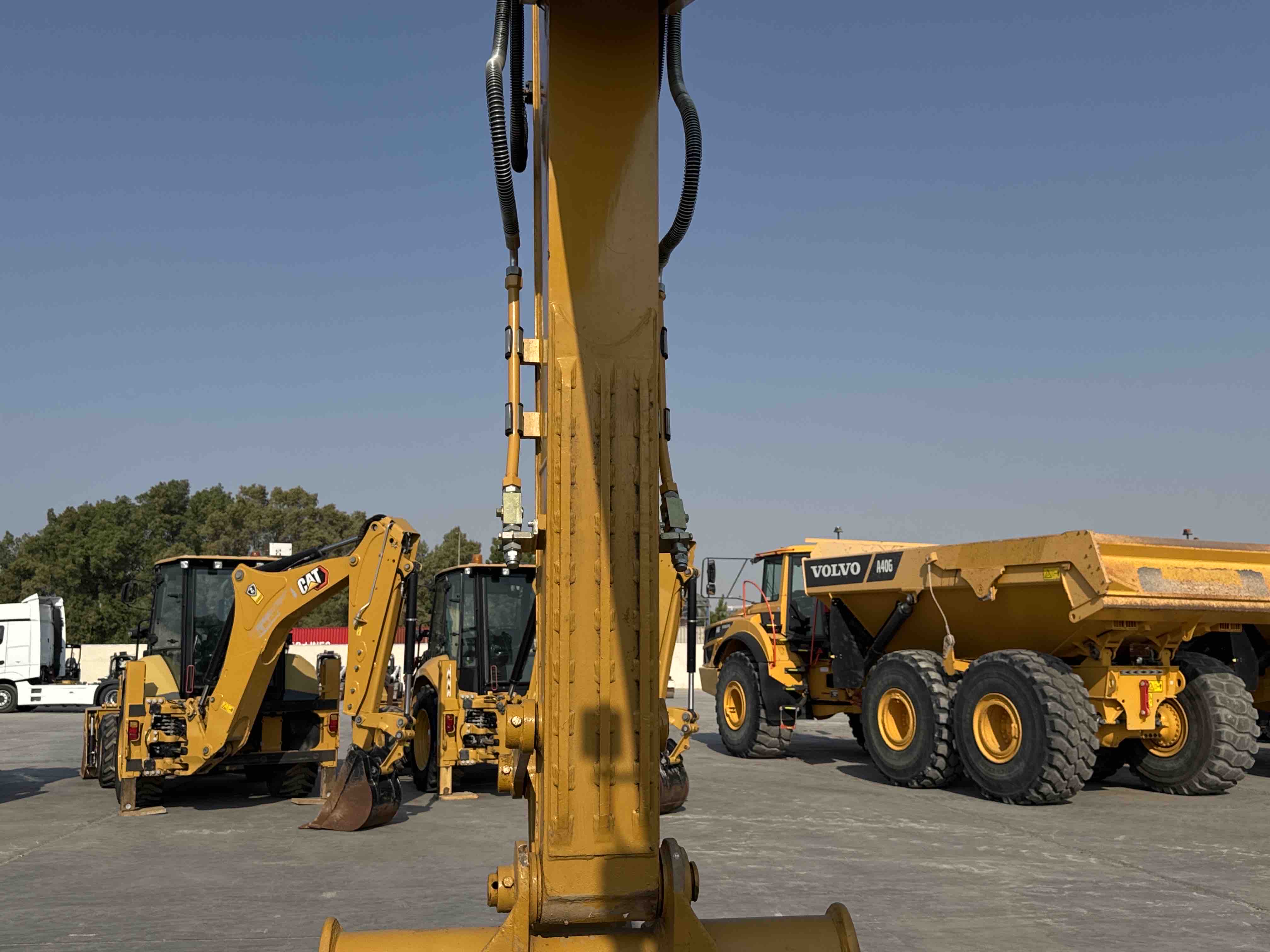 MDX-010-Cat-323D3-Medium-excavators-inspection-Chassis-Stick-2