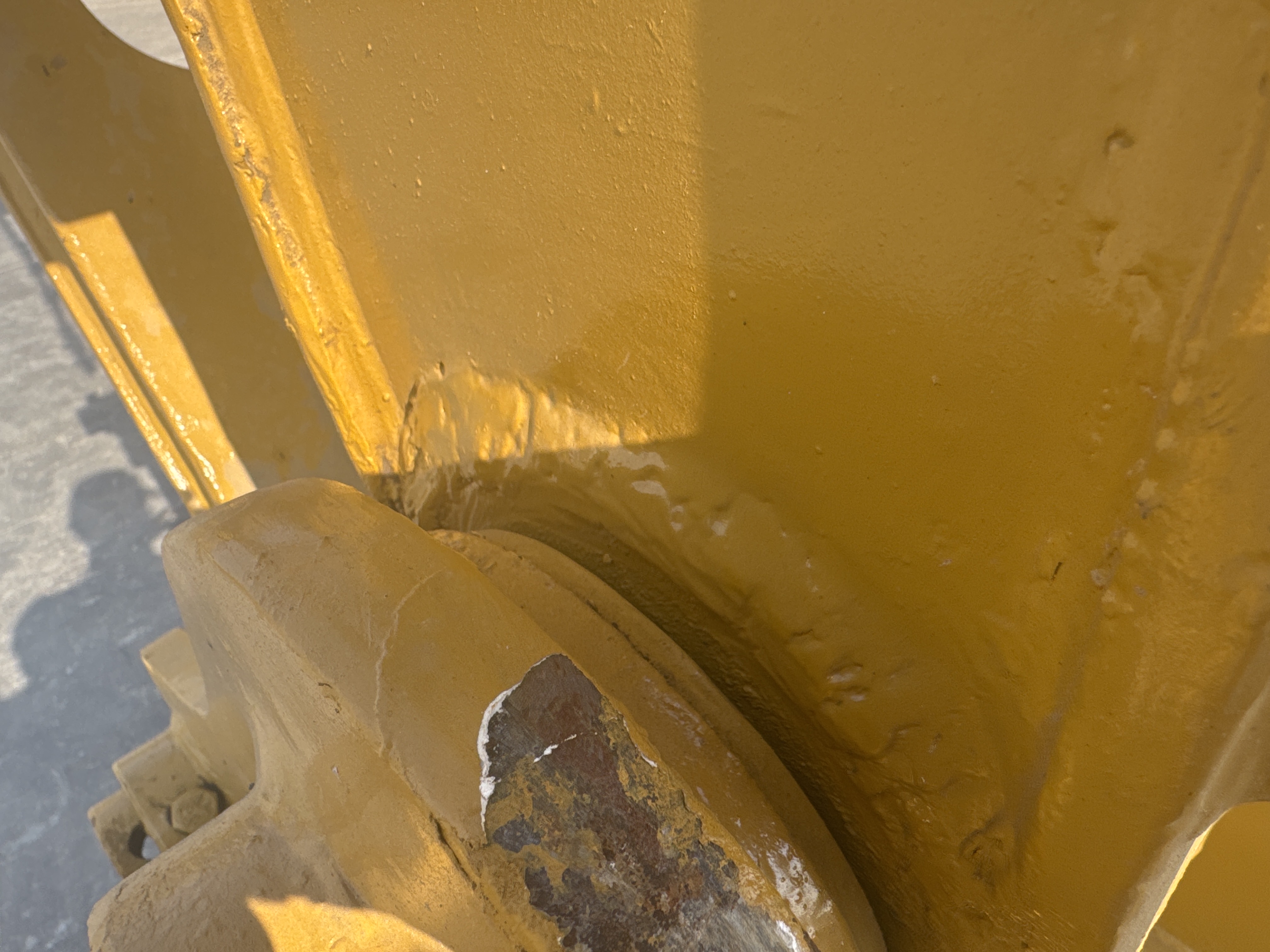 MDX-010-Cat-323D3-Medium-excavators-inspection-Chassis-Stick-2
