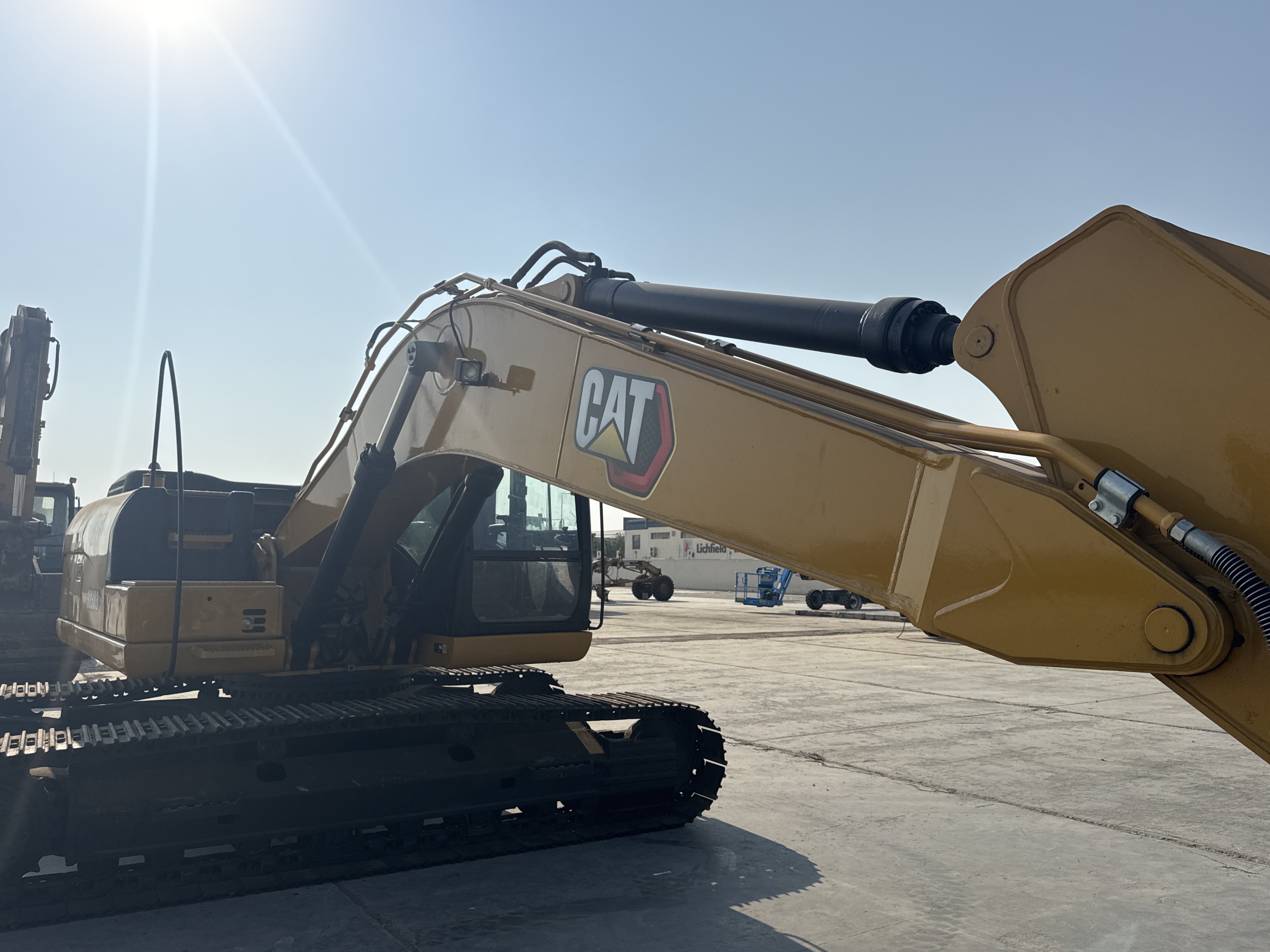 MDX-010-Cat-323D3-Medium-excavators-inspection-Chassis-Boom-2