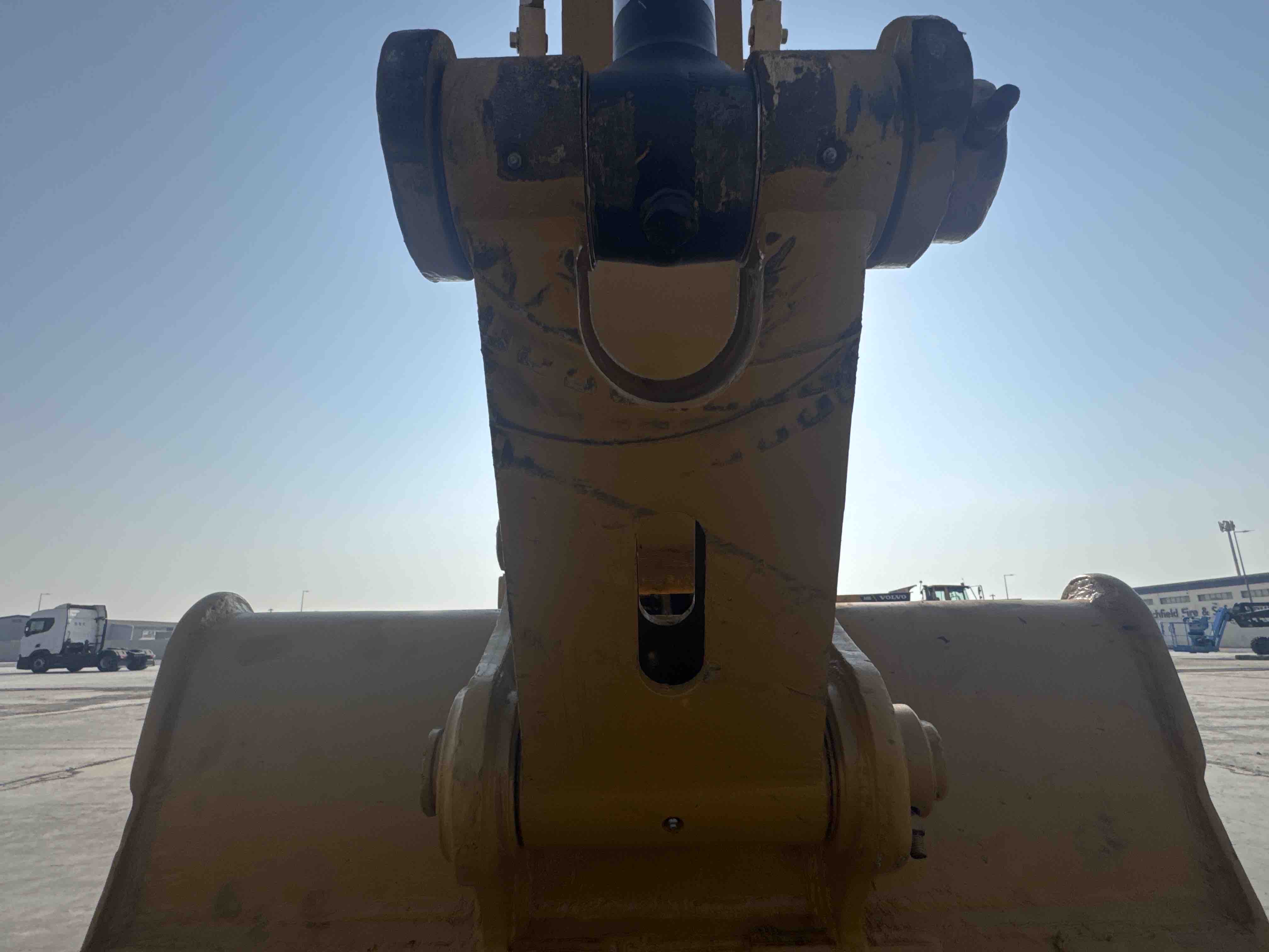 MDX-010-Cat-323D3-Medium-excavators-inspection-Chassis-H-link-2