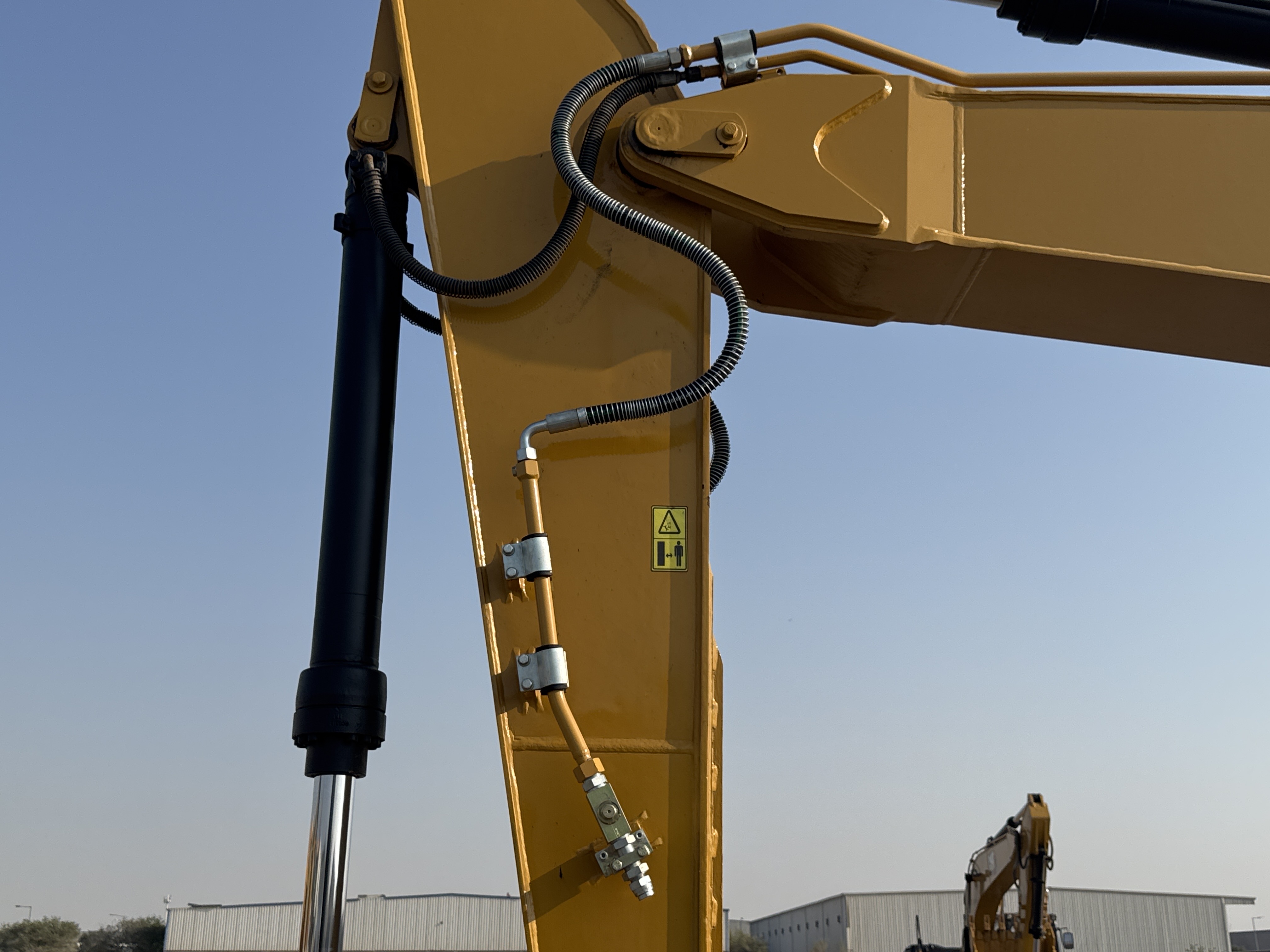 MDX-010-Cat-323D3-Medium-excavators-inspection-Hydraulics-Attachment-piping-2