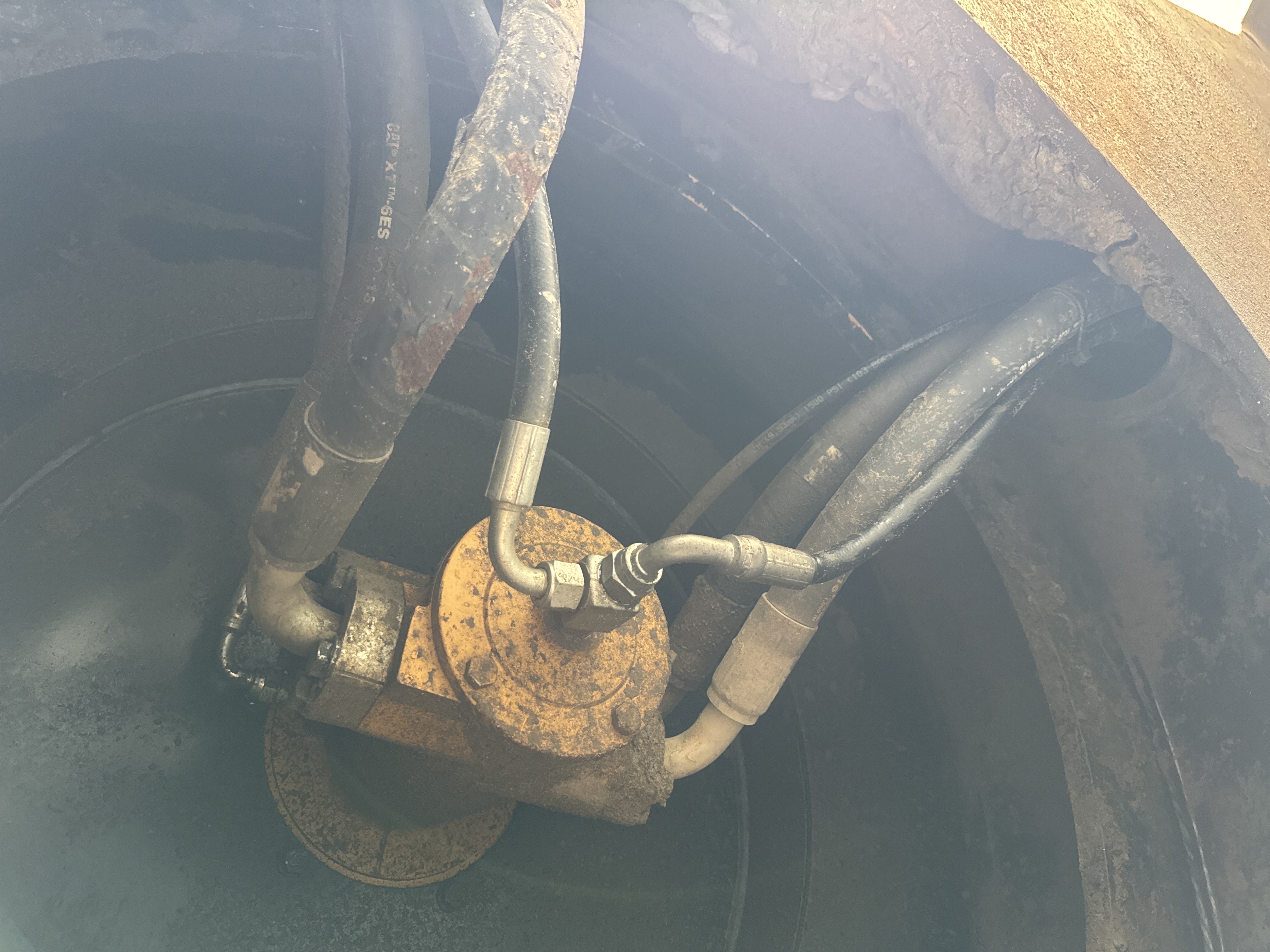 MDX-010-Cat-323D3-Medium-excavators-inspection-Hydraulics-Center-swivel-joint-2