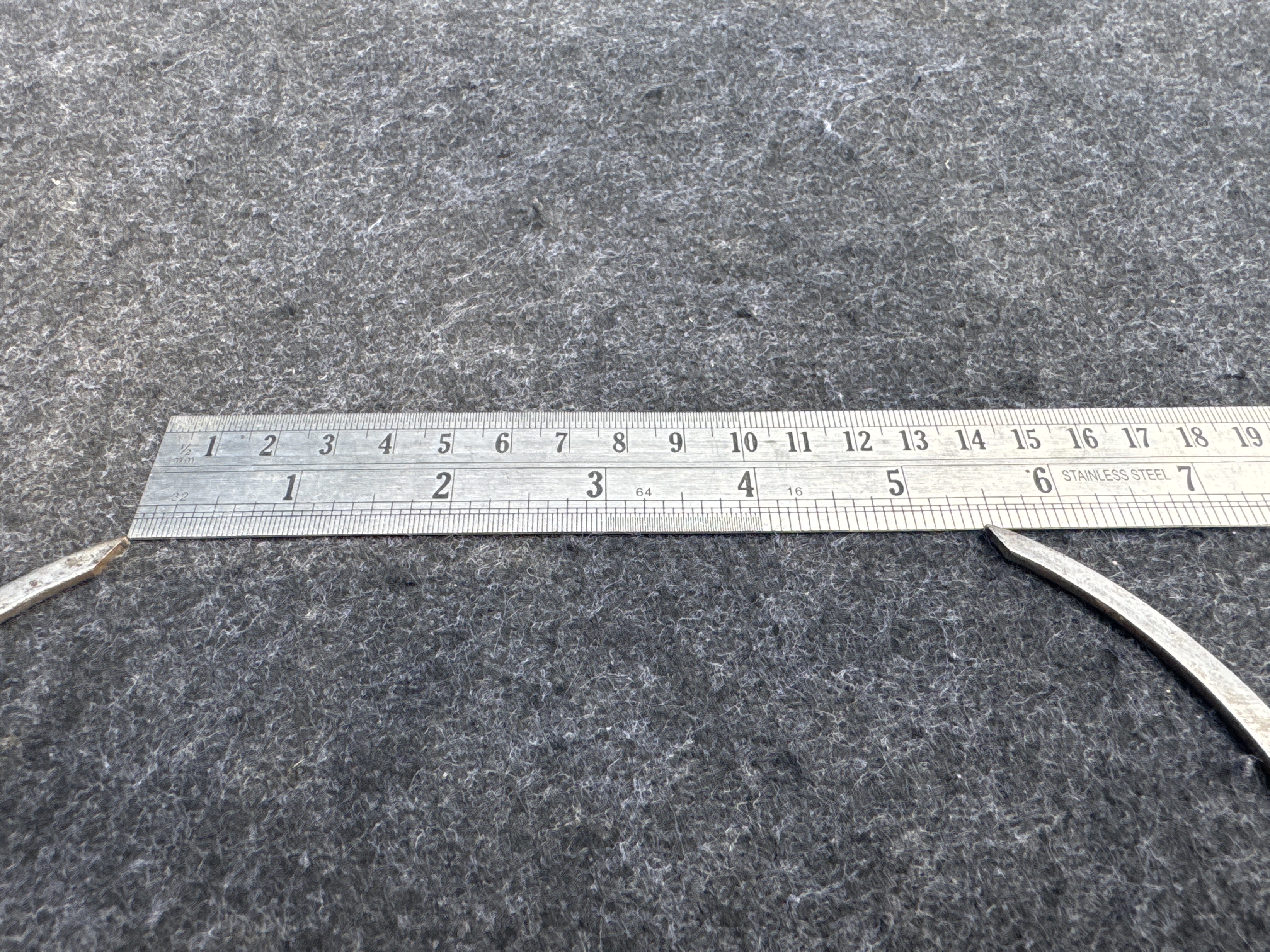 MDX-010-Cat-323D3-Medium-excavators-inspection-Undercarriage-Left-track-rollers-7