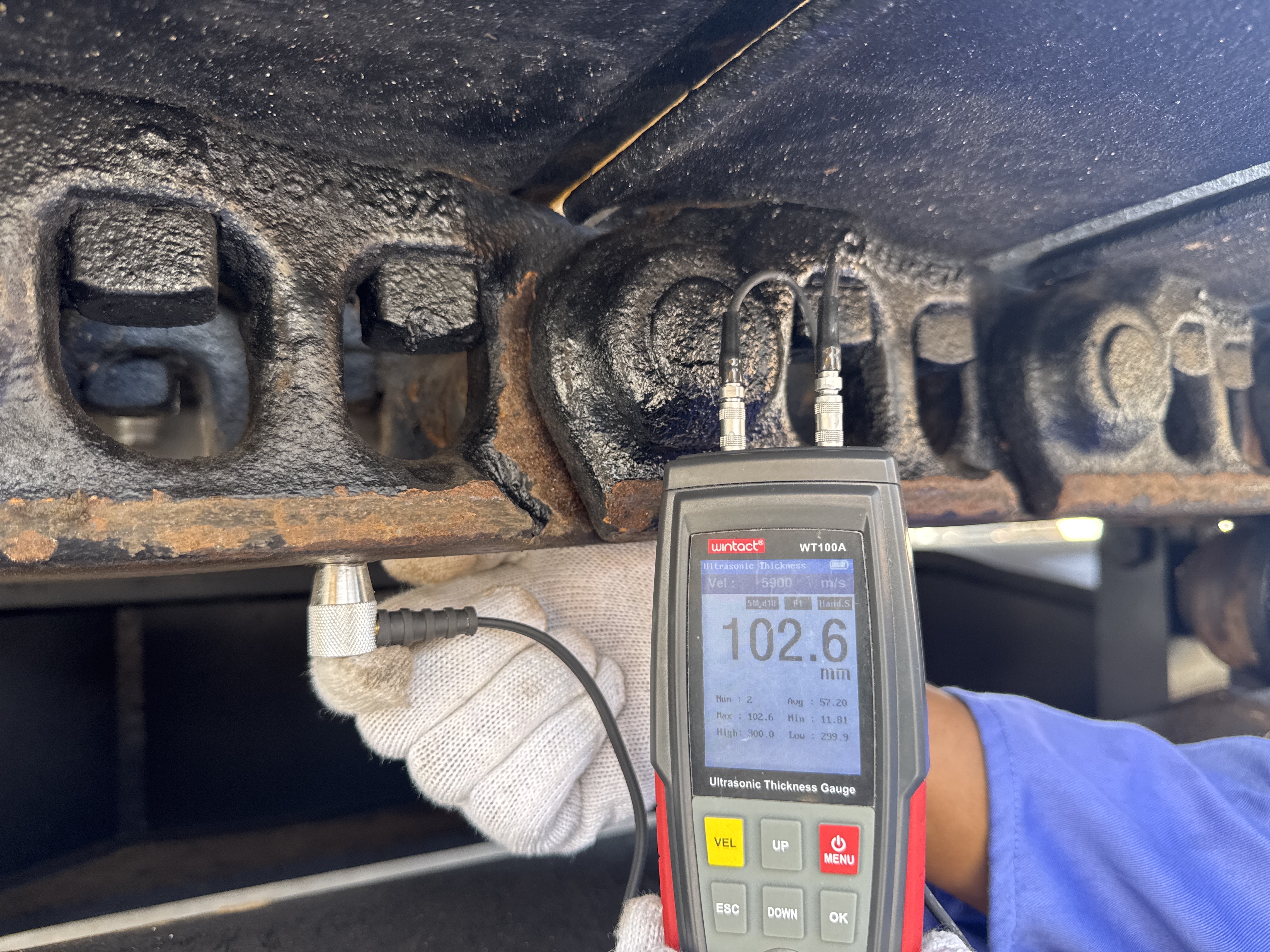 MDX-010-Cat-323D3-Medium-excavators-inspection-Undercarriage-Right-track-chain-6