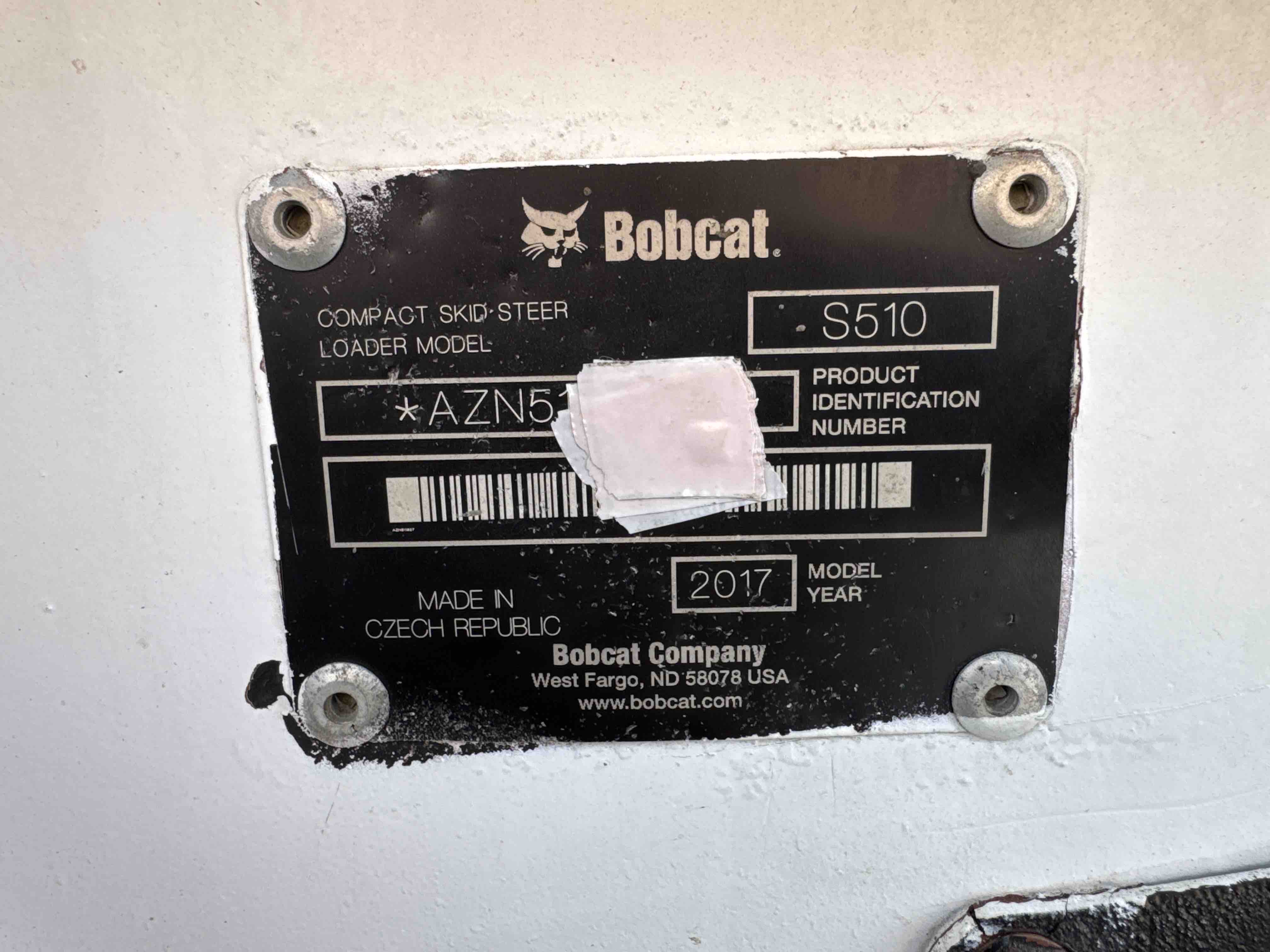 SSL-012-بوبكات-S510-لوادر-انزلاقية-بعجلات-فحص-نظرة-عامة-الرقم-التسلسلي-2
