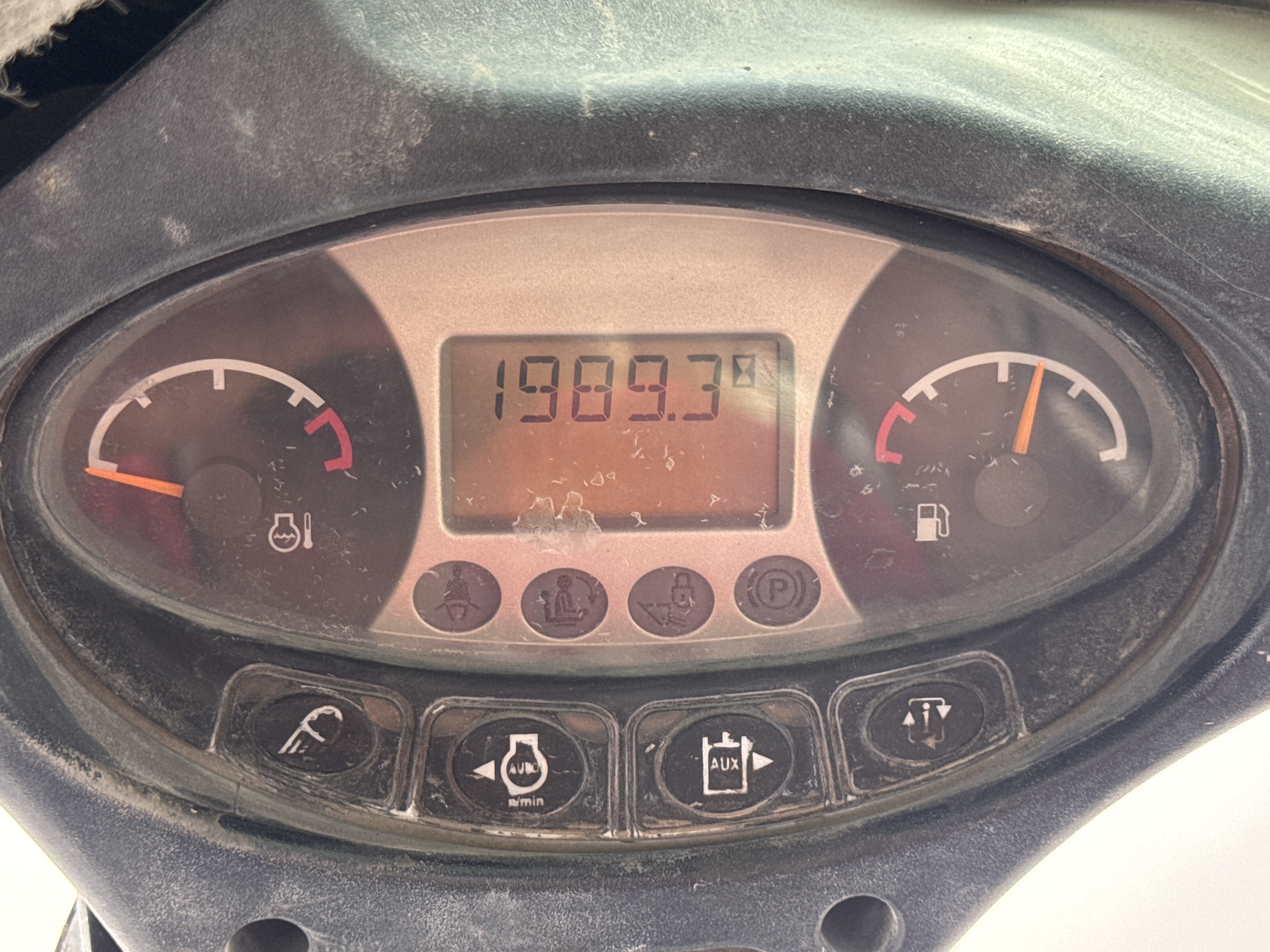 SSL-013-Bobcat-S510-Skid-steer-loaders-inspection-General-Hour-meter-2