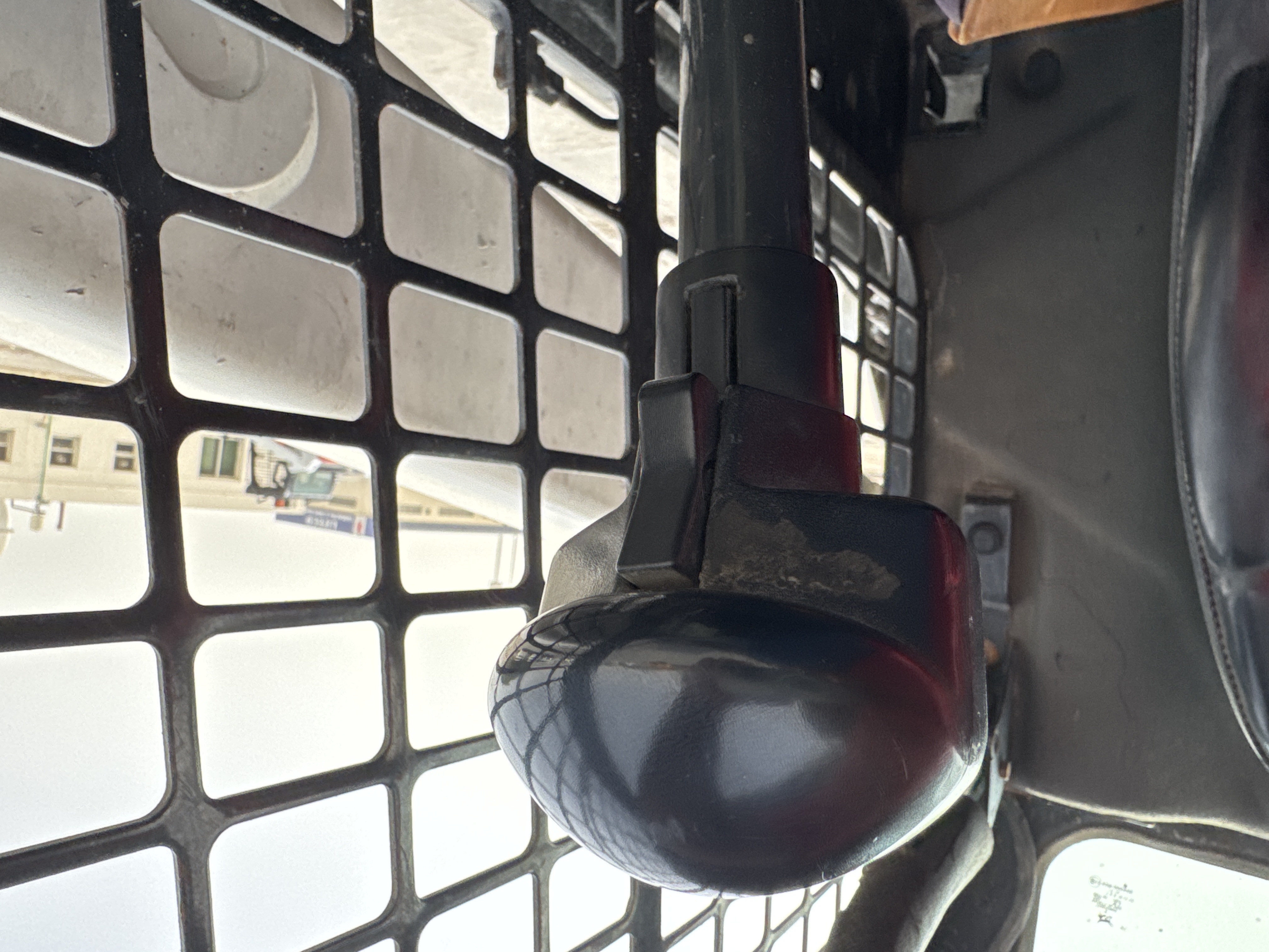 SSL-013-Bobcat-S510-Skid-steer-loaders-inspection-Cabin-Joysticks-2