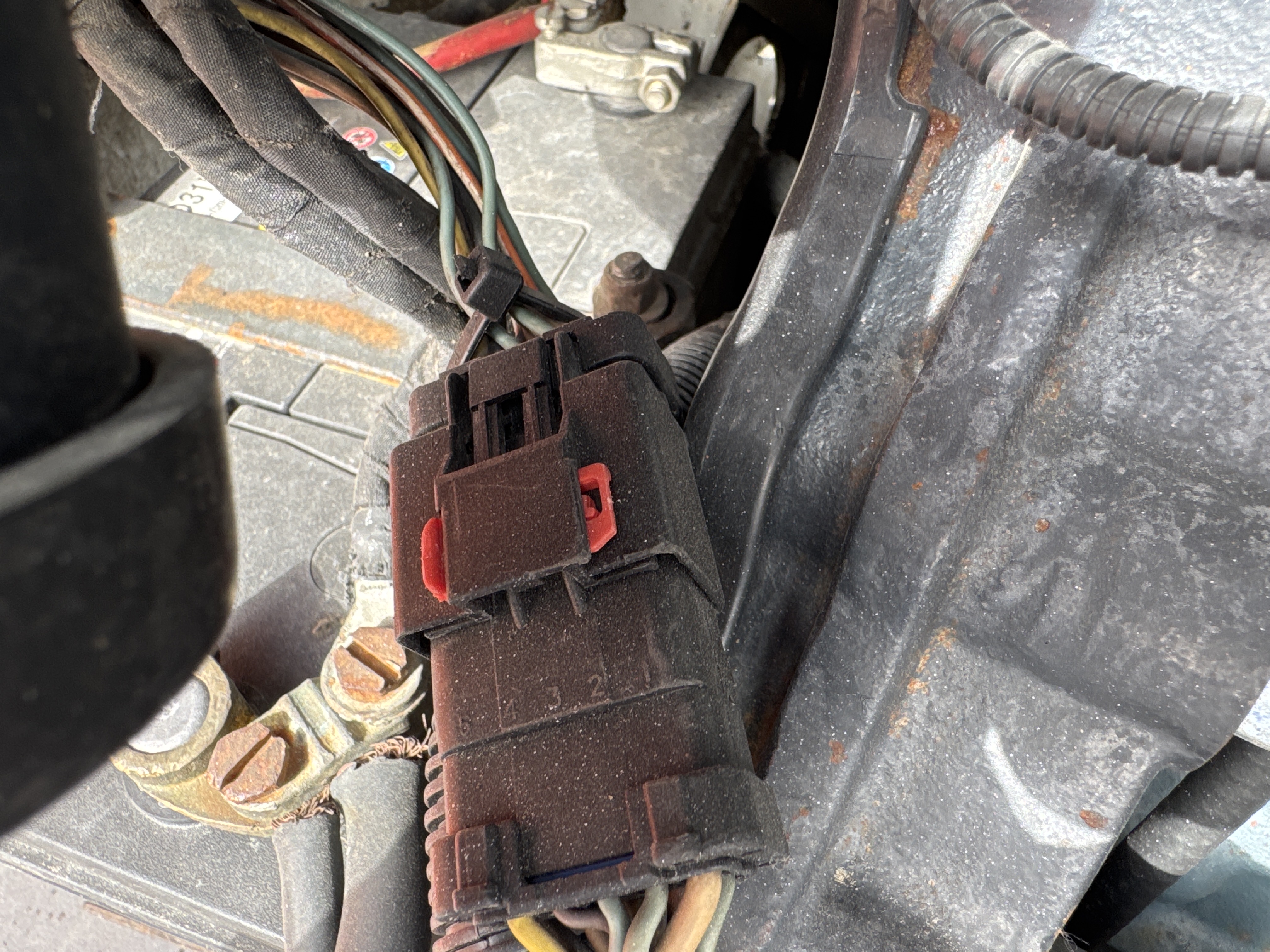 SSL-013-Bobcat-S510-Skid-steer-loaders-inspection-Electronics-Main-harness-2
