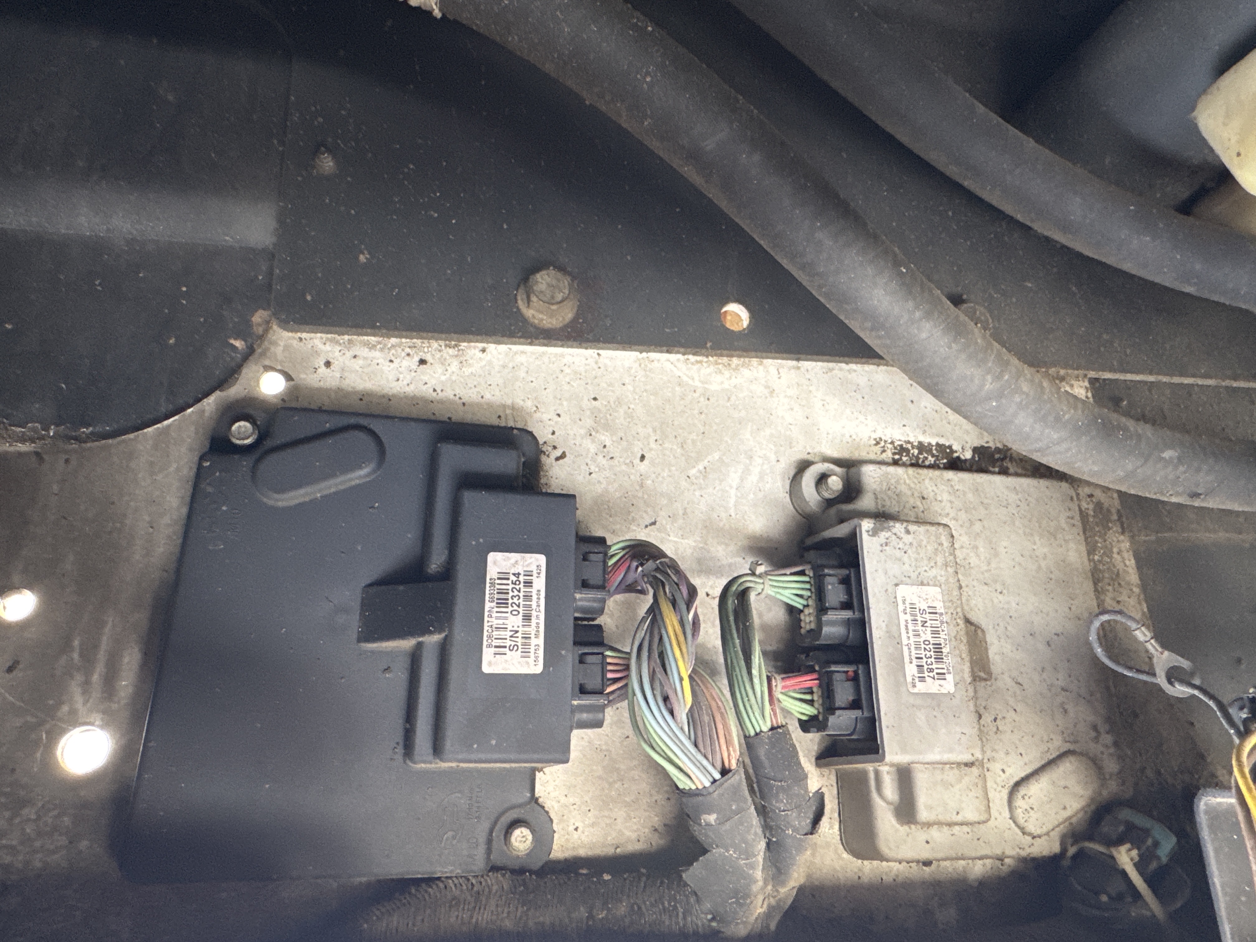 SSL-013-Bobcat-S510-Skid-steer-loaders-inspection-Electronics-Main-harness-9