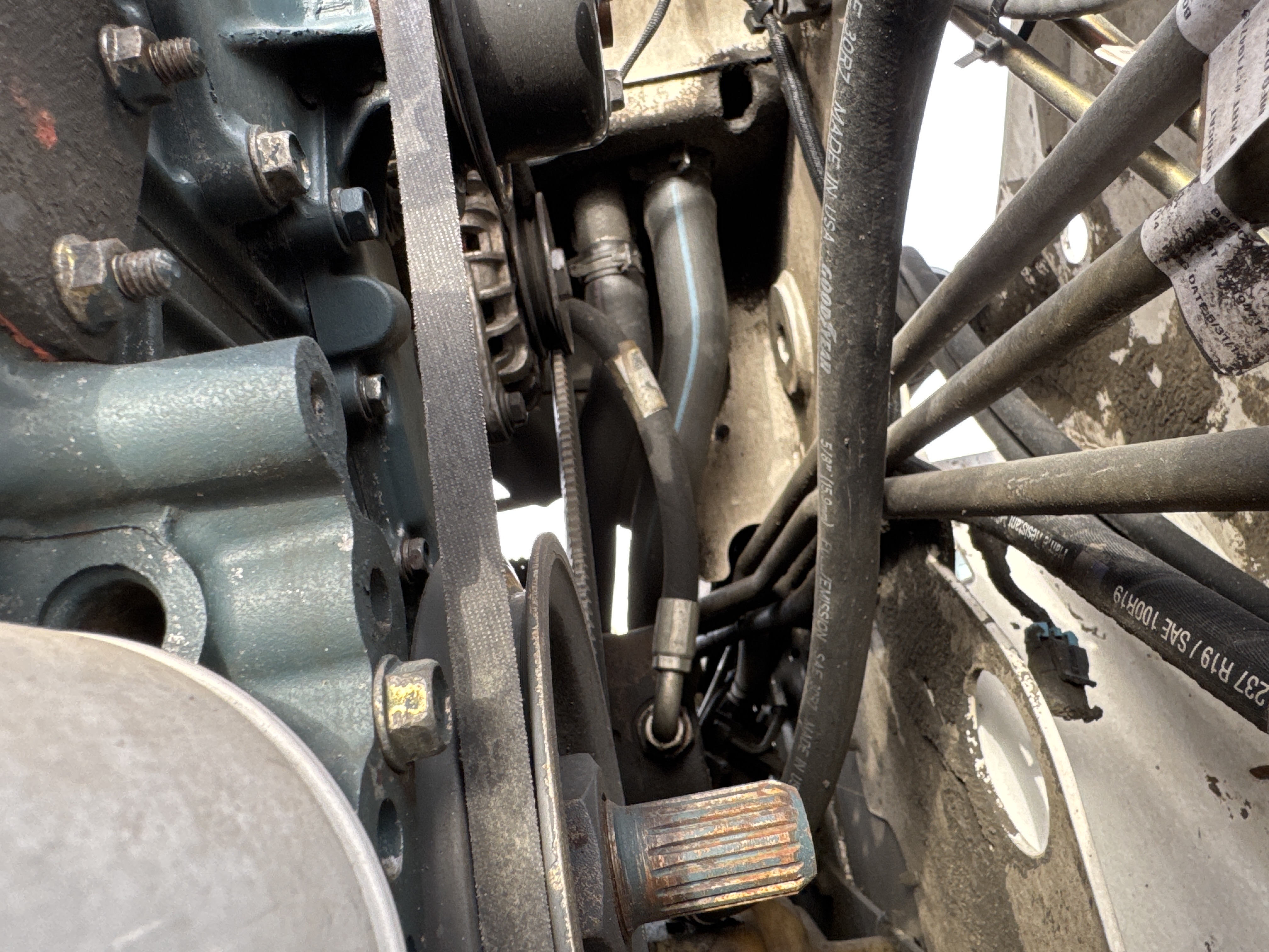 SSL-013-Bobcat-S510-Skid-steer-loaders-inspection-Engine-Belts-2
