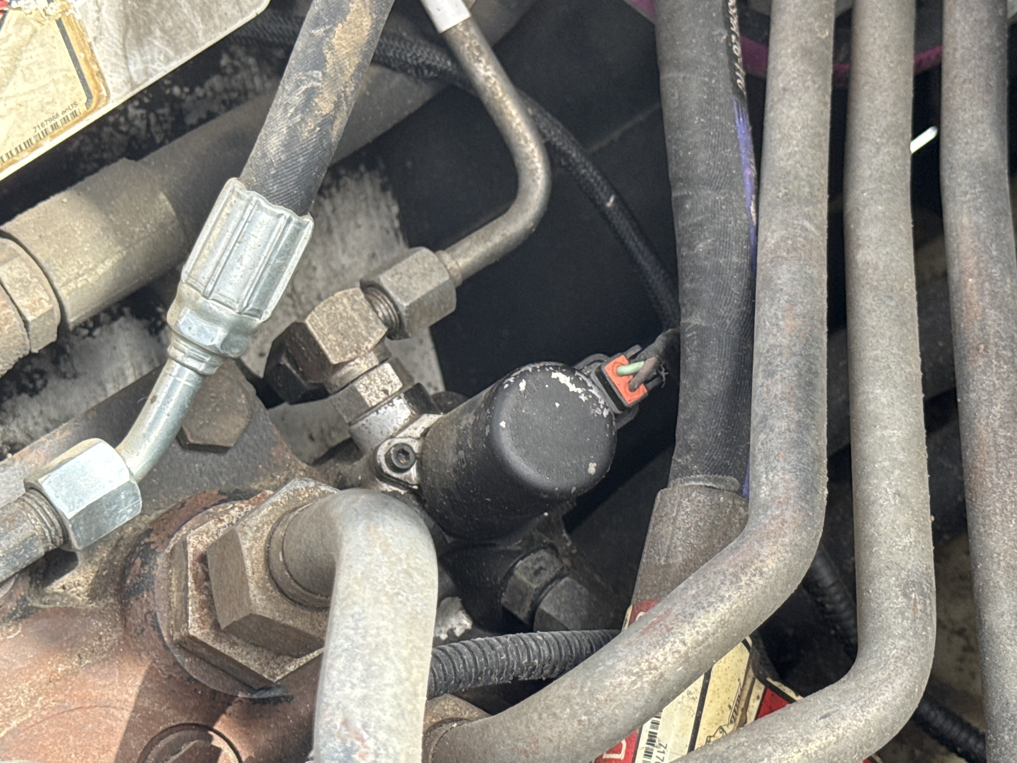 SSL-013-Bobcat-S510-Skid-steer-loaders-inspection-Hydraulics-Wiring-harness-2
