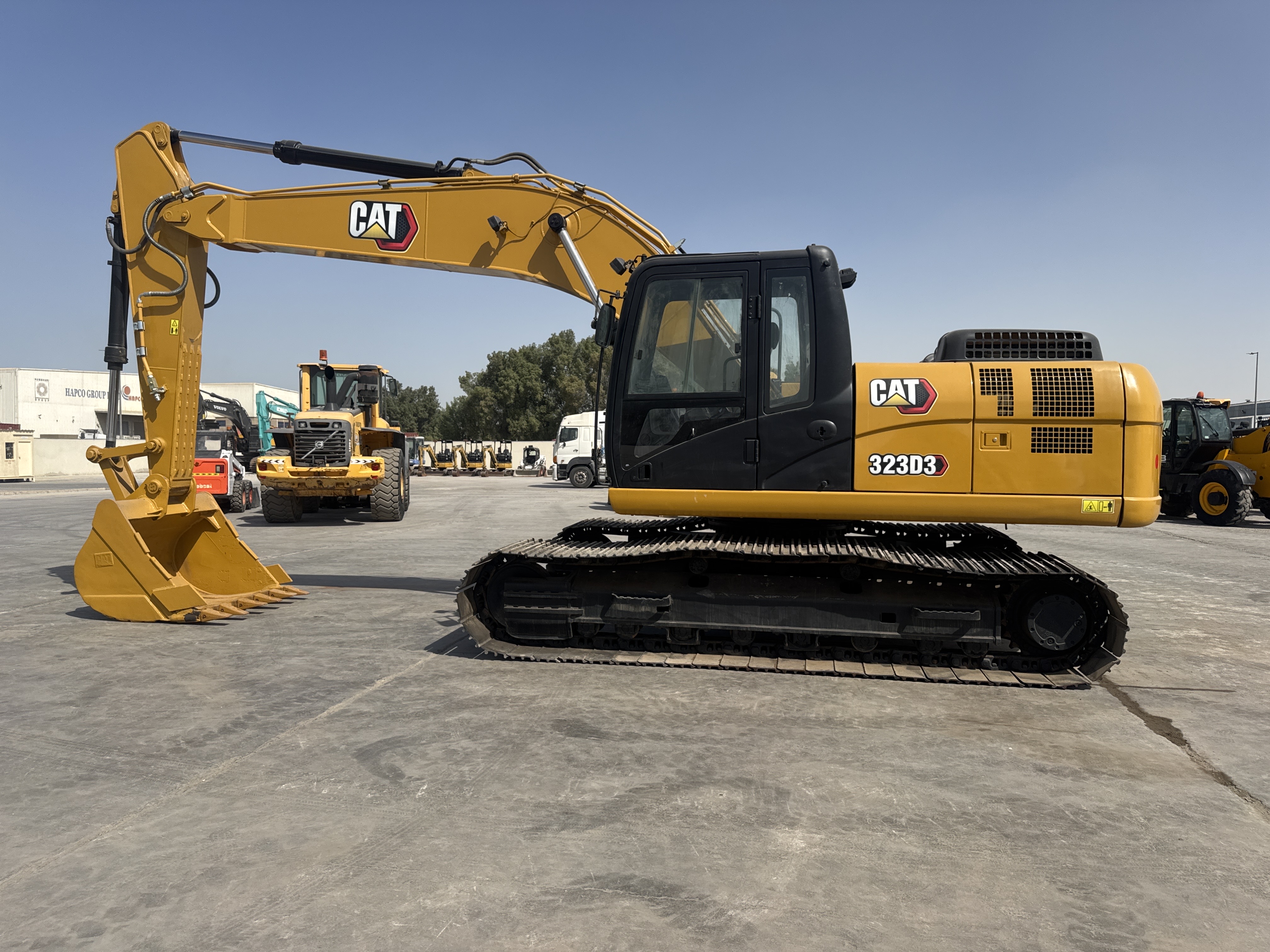 MDX-011-Cat-323D3-Medium-excavators-inspection-Structure-Paint-2
