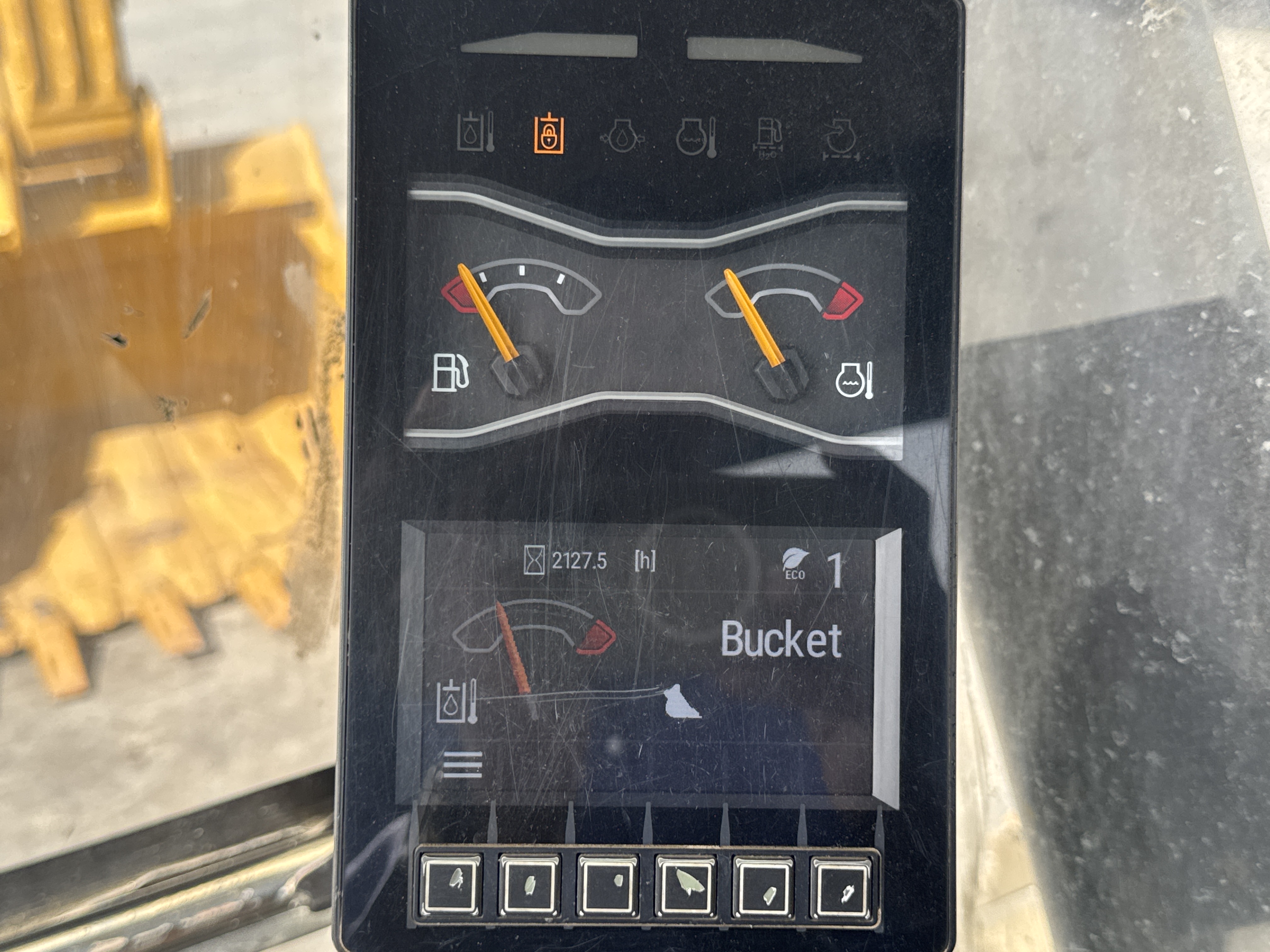 MDX-011-Cat-323D3-Medium-excavators-inspection-Cabin-Instrument-cluster-2