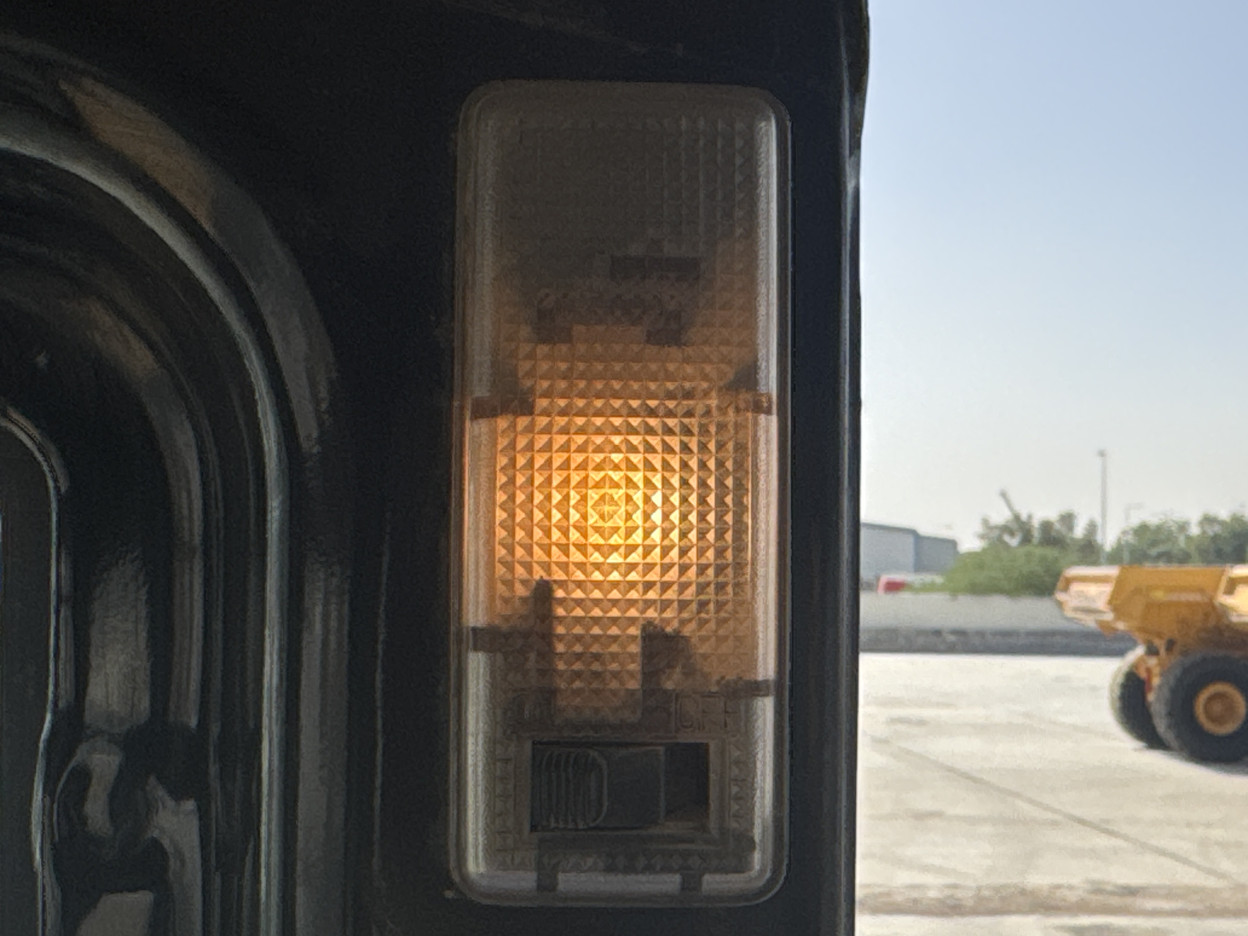 MDX-011-Cat-323D3-Medium-excavators-inspection-Cabin-Cabin-light-2