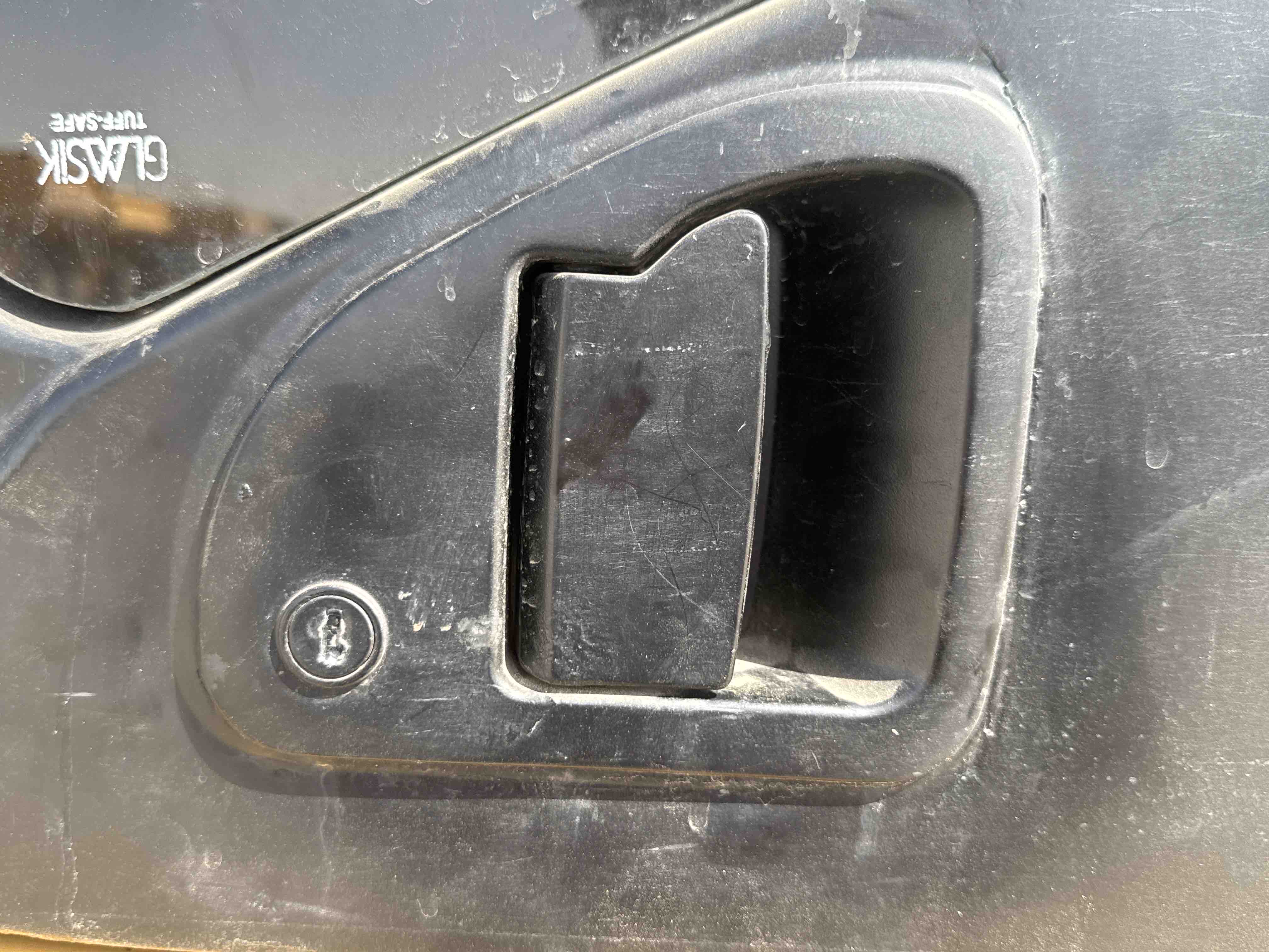 MDX-011-Cat-323D3-Medium-excavators-inspection-Cabin-Door-handles-3