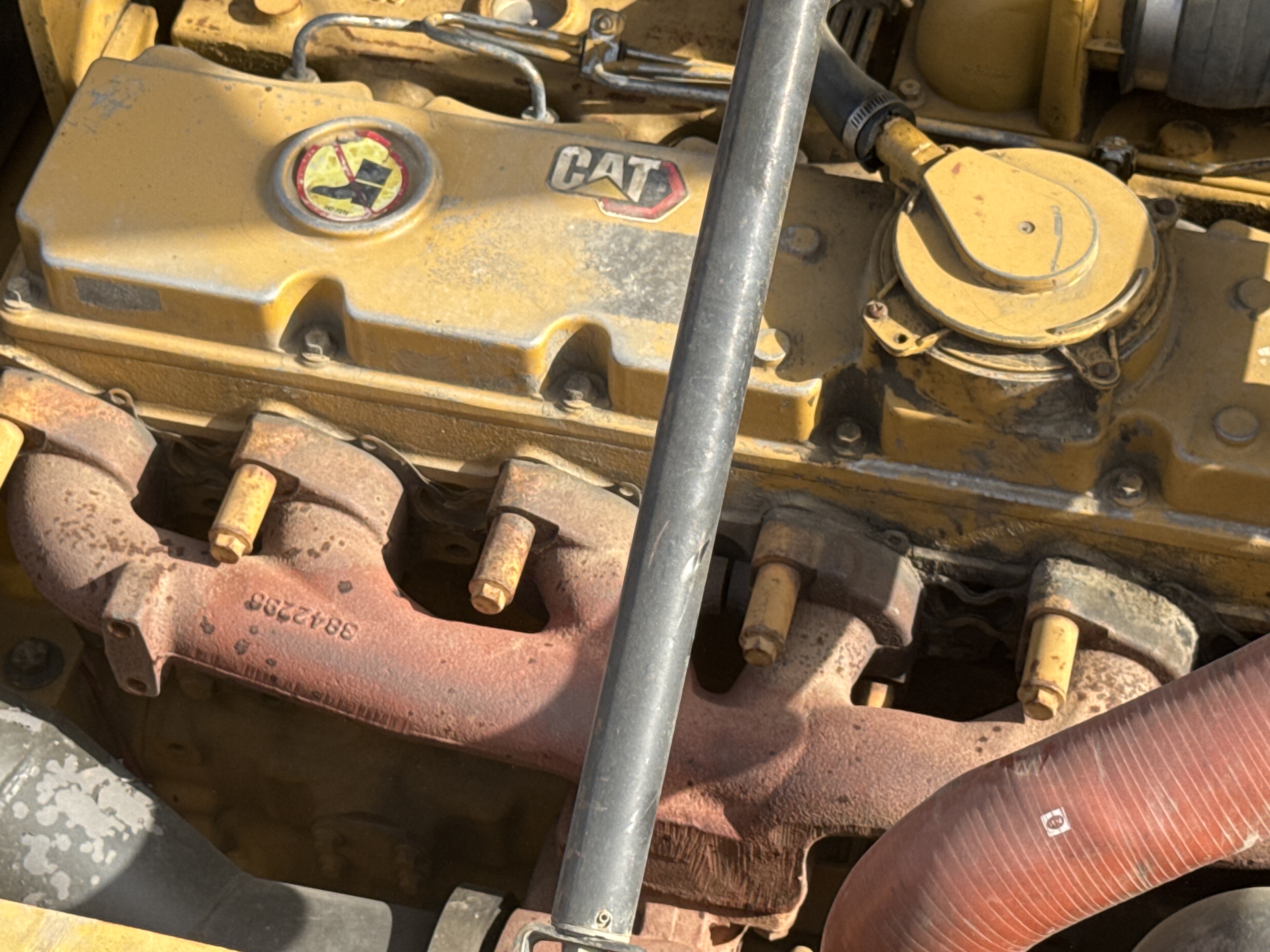 MDX-011-Cat-323D3-Medium-excavators-inspection-Engine-Exhaust-system-2