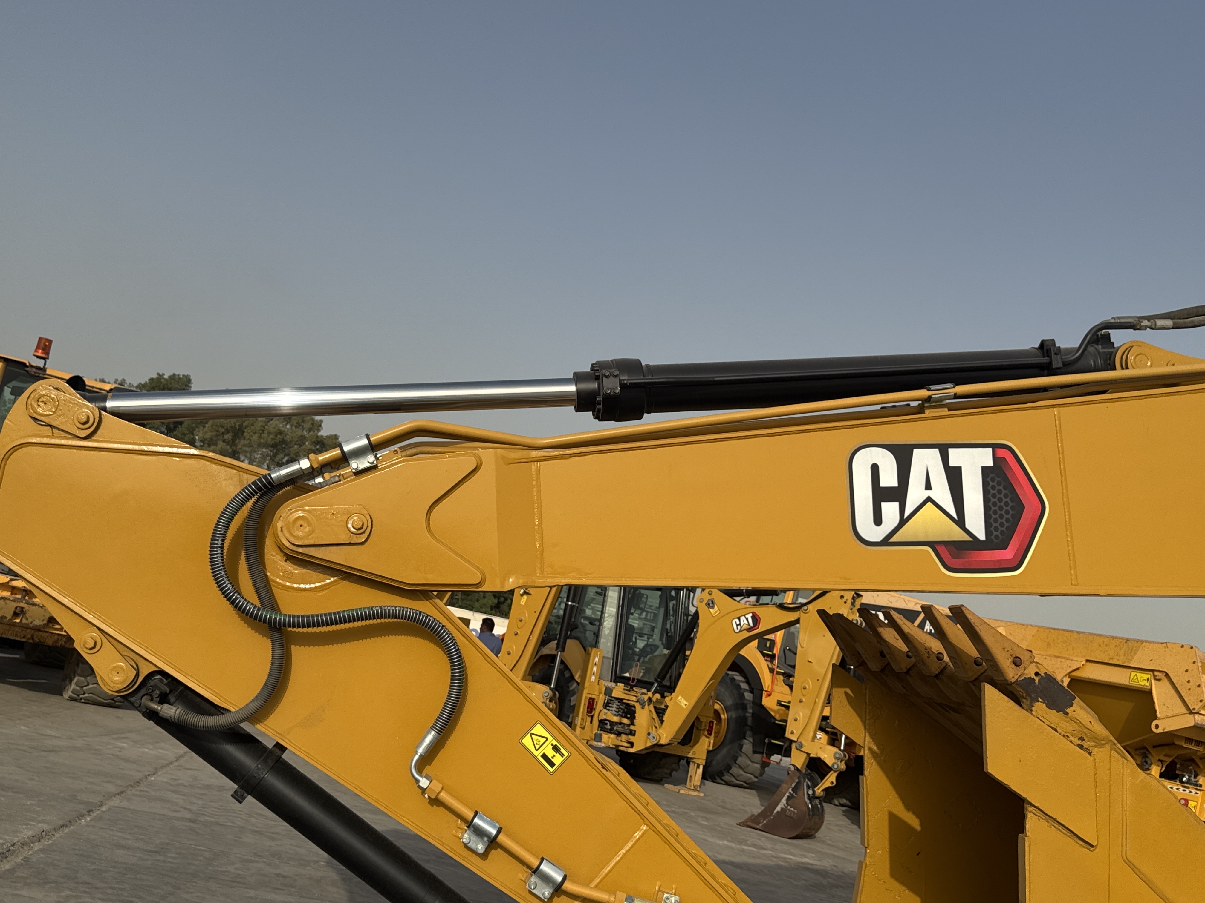 MDX-011-Cat-323D3-Medium-excavators-inspection-Hydraulics-Stick-cylinder-2