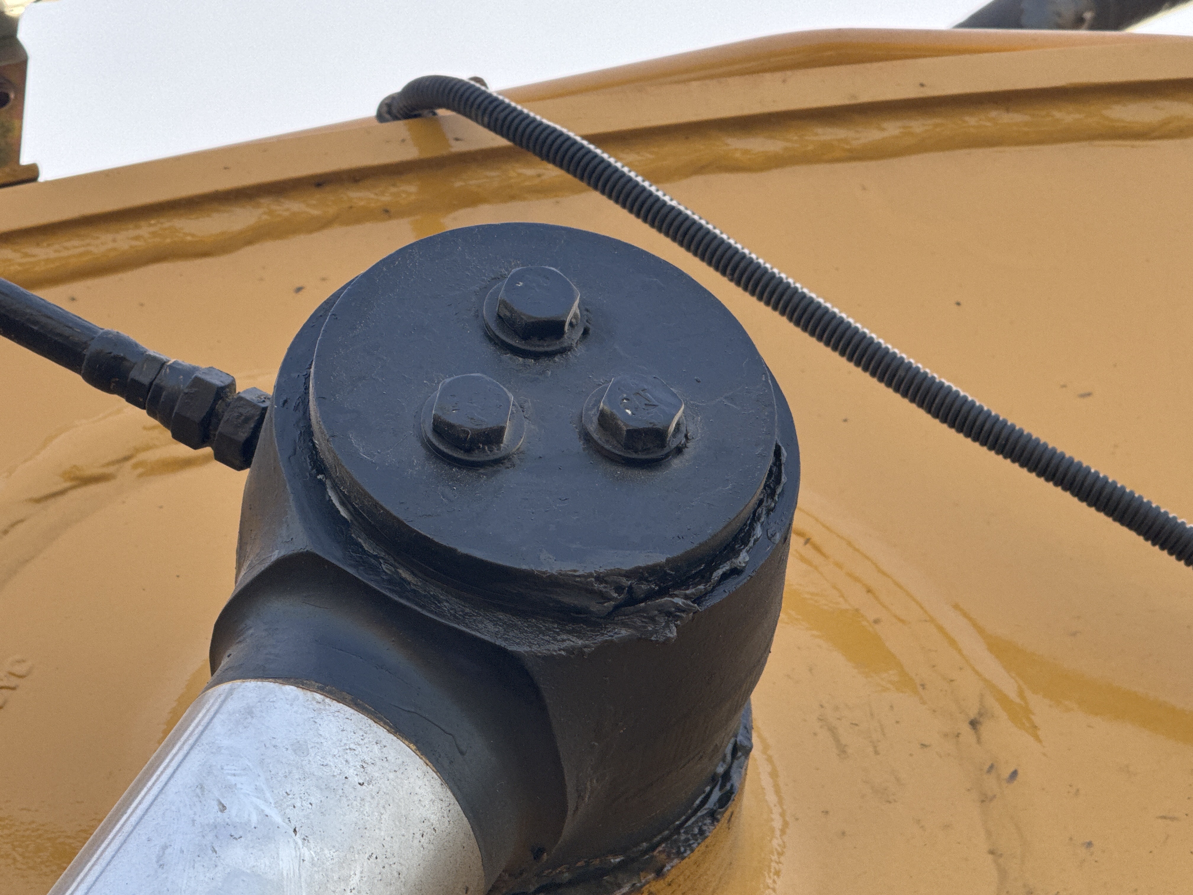 MDX-011-Cat-323D3-Medium-excavators-inspection-Hydraulics-Hydraulic-pins-/-locks-2