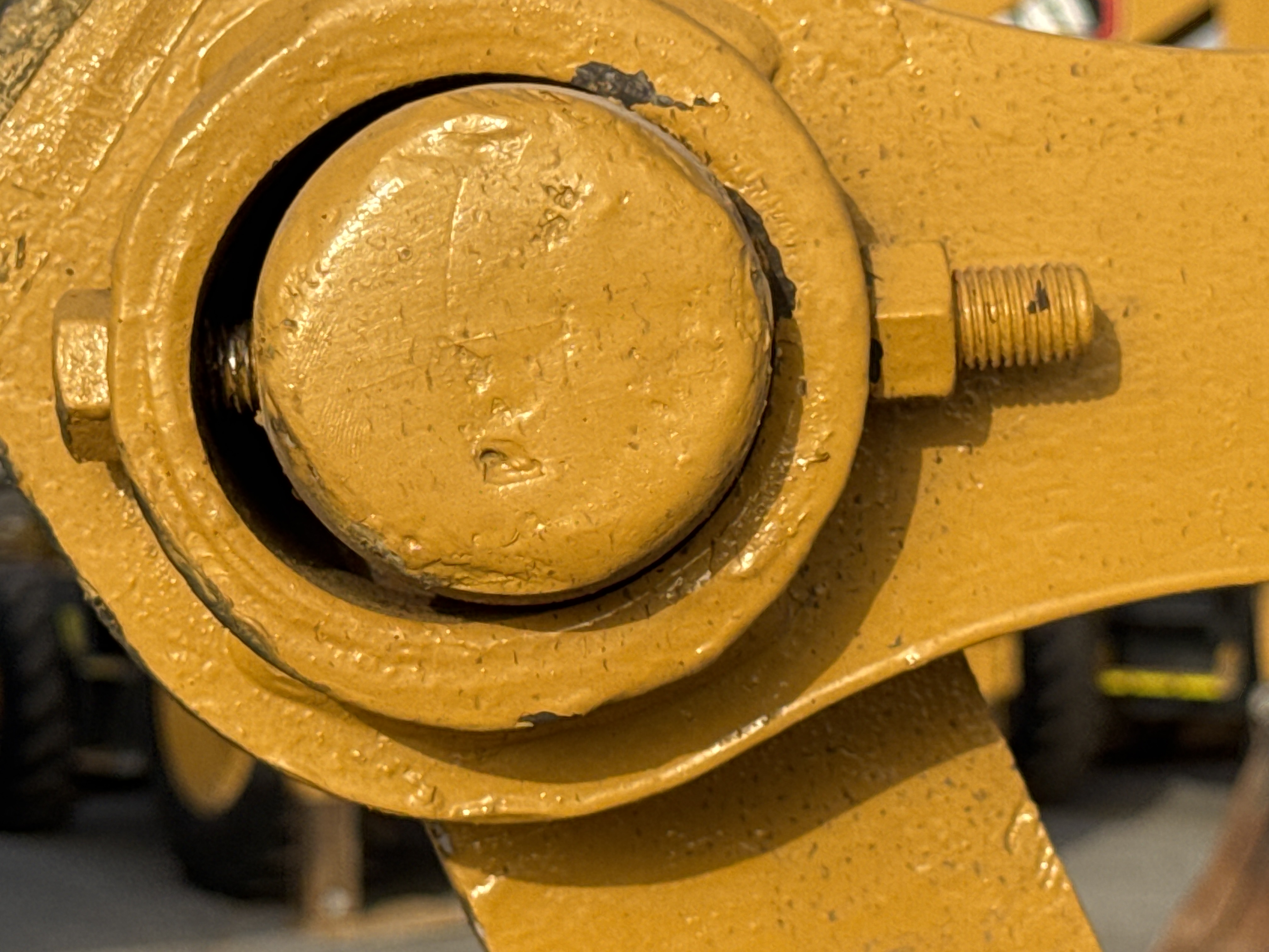 MDX-011-Cat-323D3-Medium-excavators-inspection-Hydraulics-Hydraulic-pins-/-locks-2