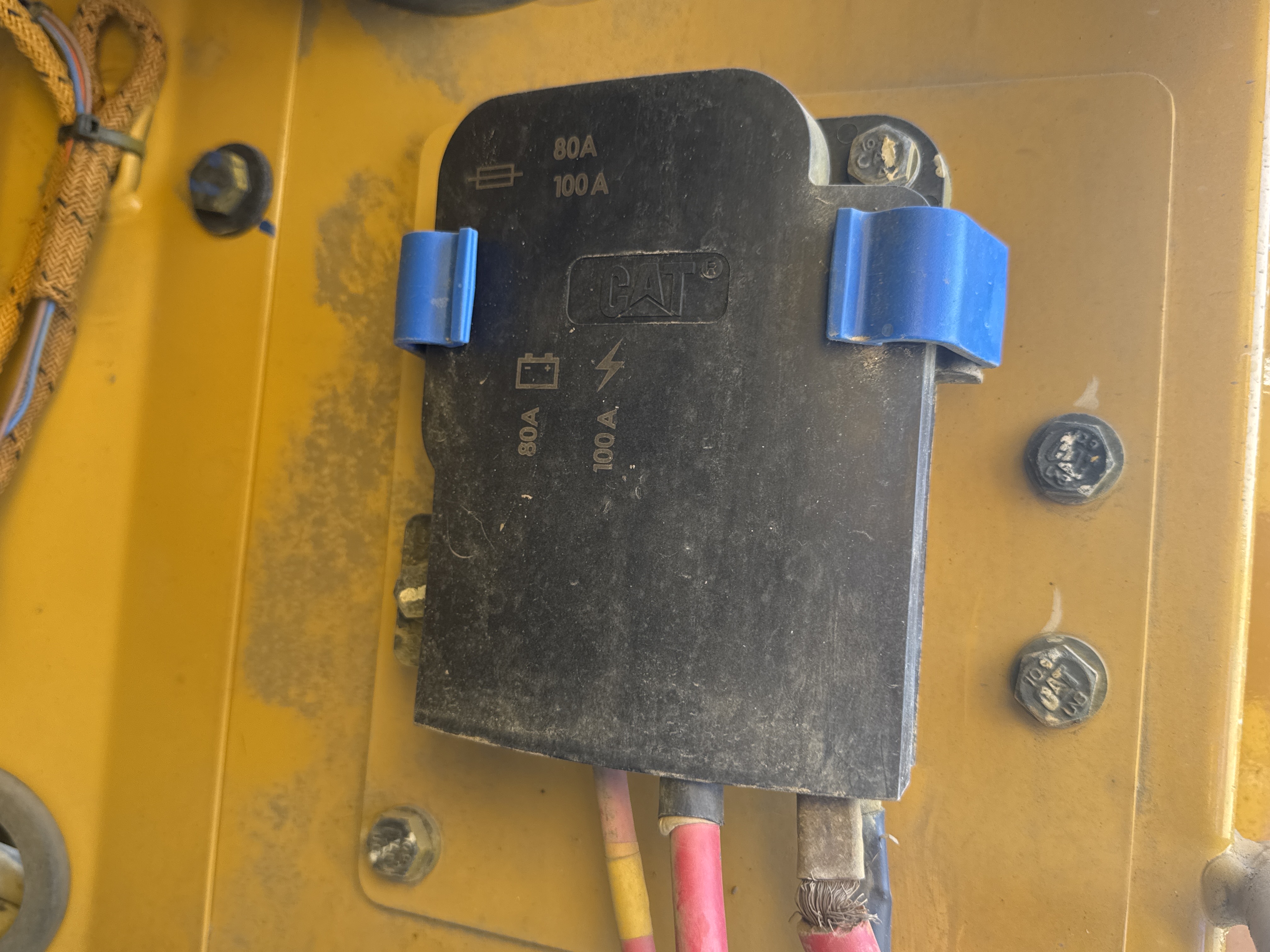 MDX-011-Cat-323D3-Medium-excavators-inspection-Electronics-Main-harness-2