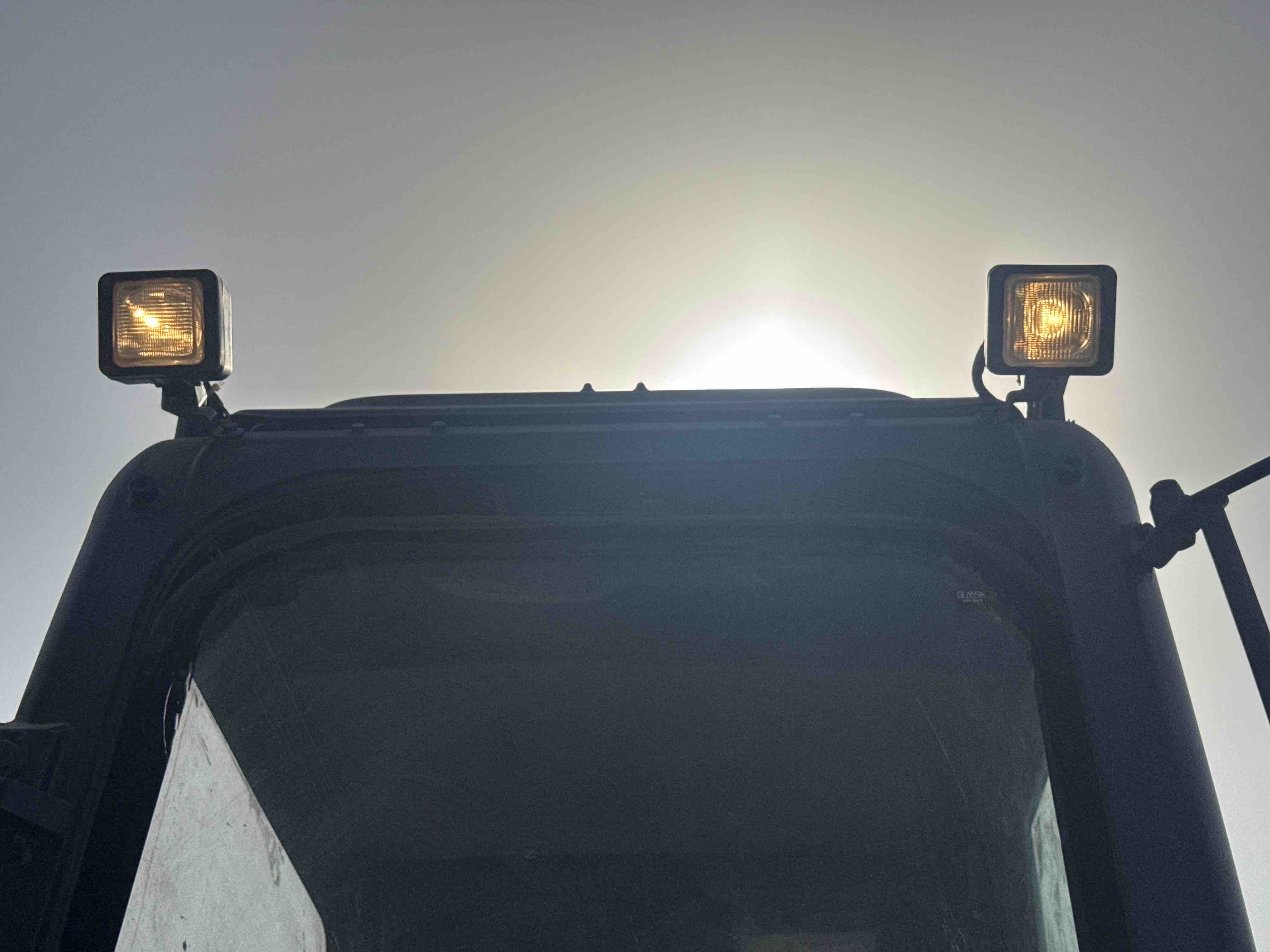 MDX-011-Cat-323D3-Medium-excavators-inspection-Electronics-Lights-and-signals-2