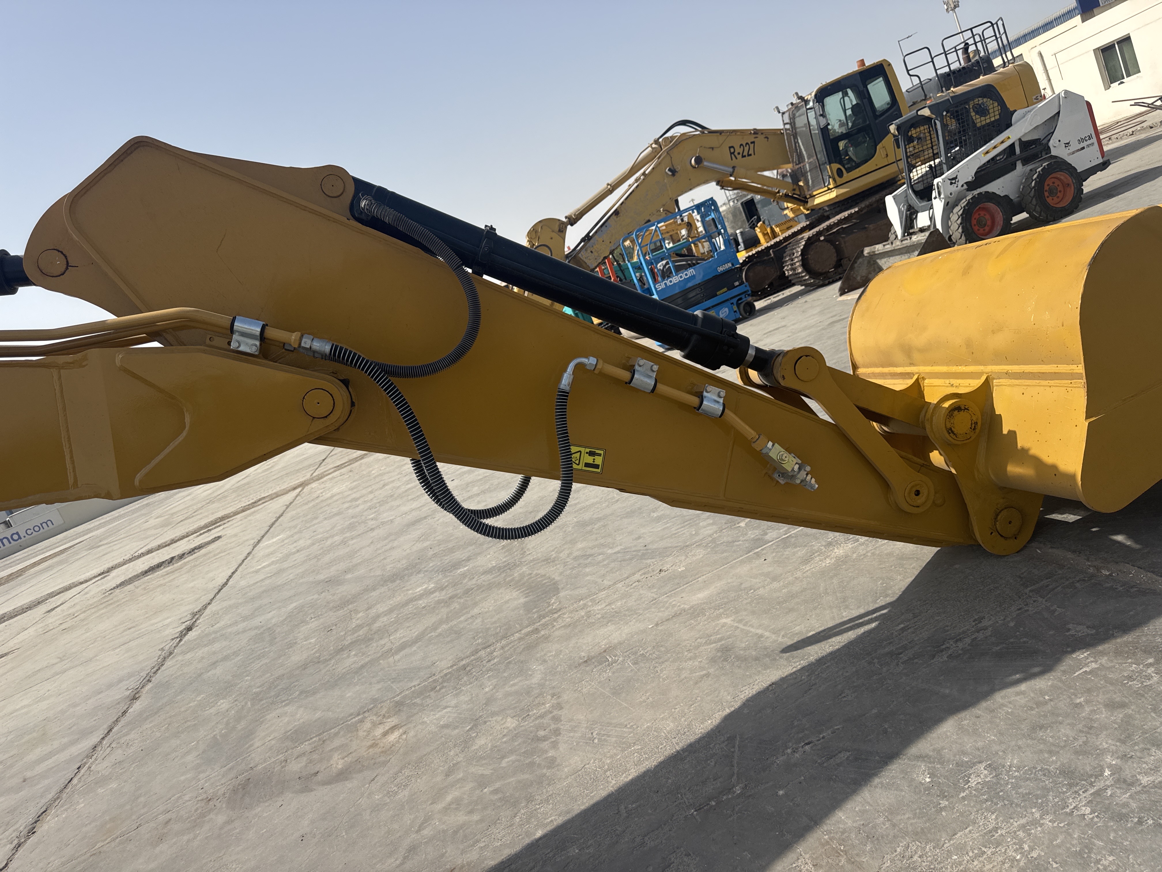 MDX-011-Cat-323D3-Medium-excavators-inspection-Chassis-Stick-2