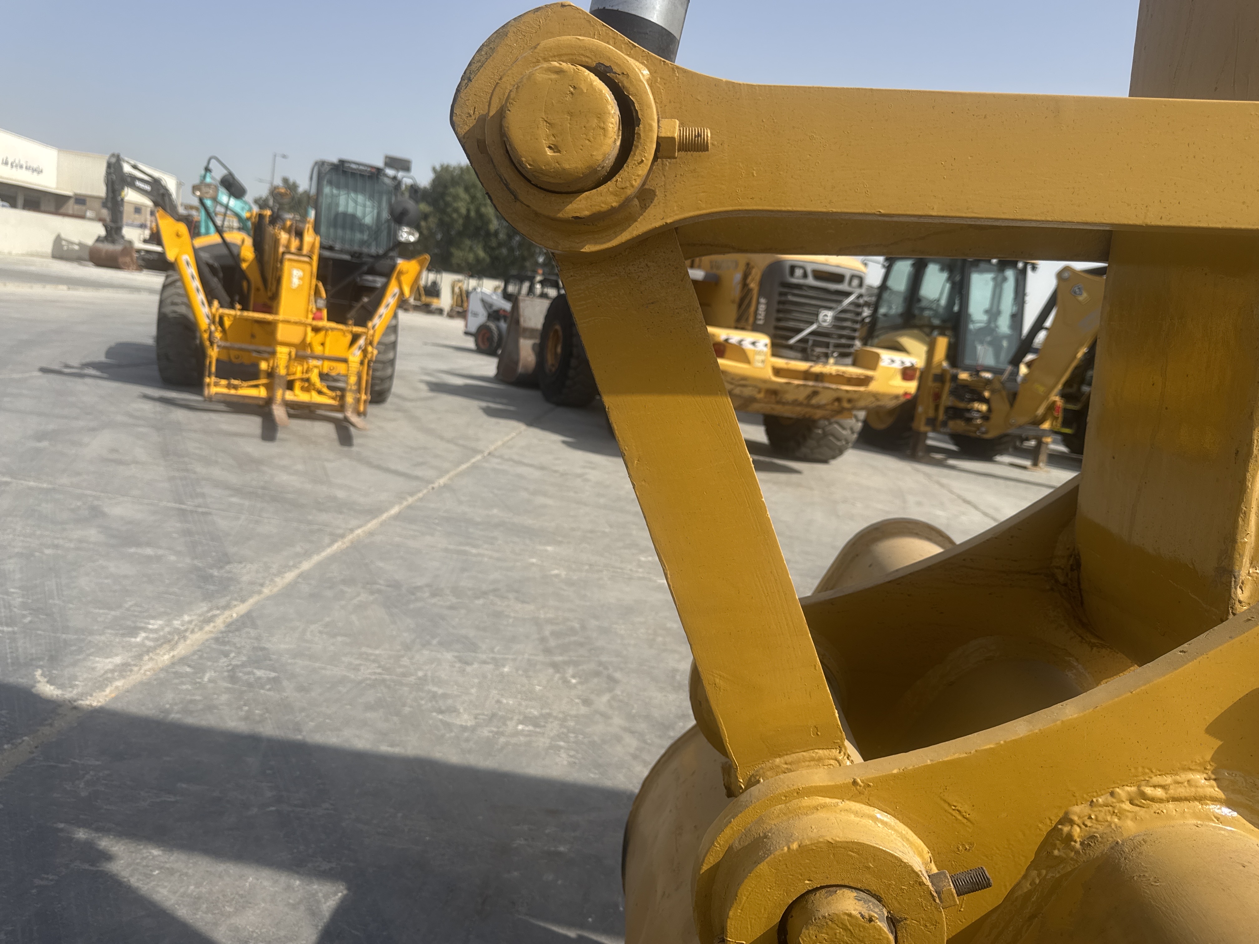 MDX-011-Cat-323D3-Medium-excavators-inspection-Chassis-H-link-2